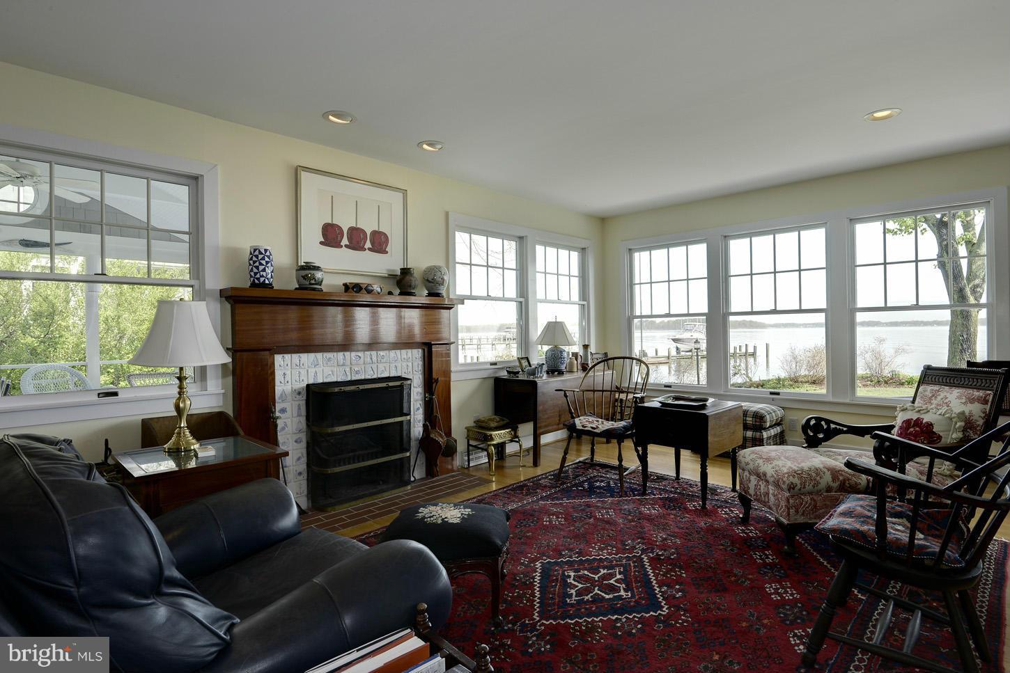 SHADY SIDE - Residential