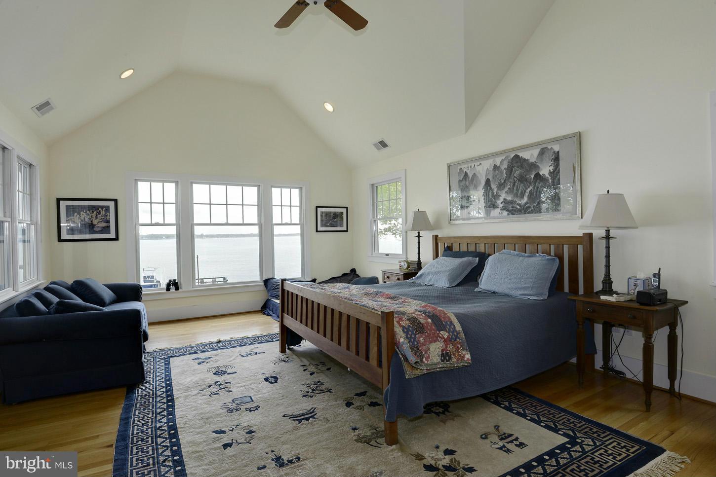 SHADY SIDE - Residential