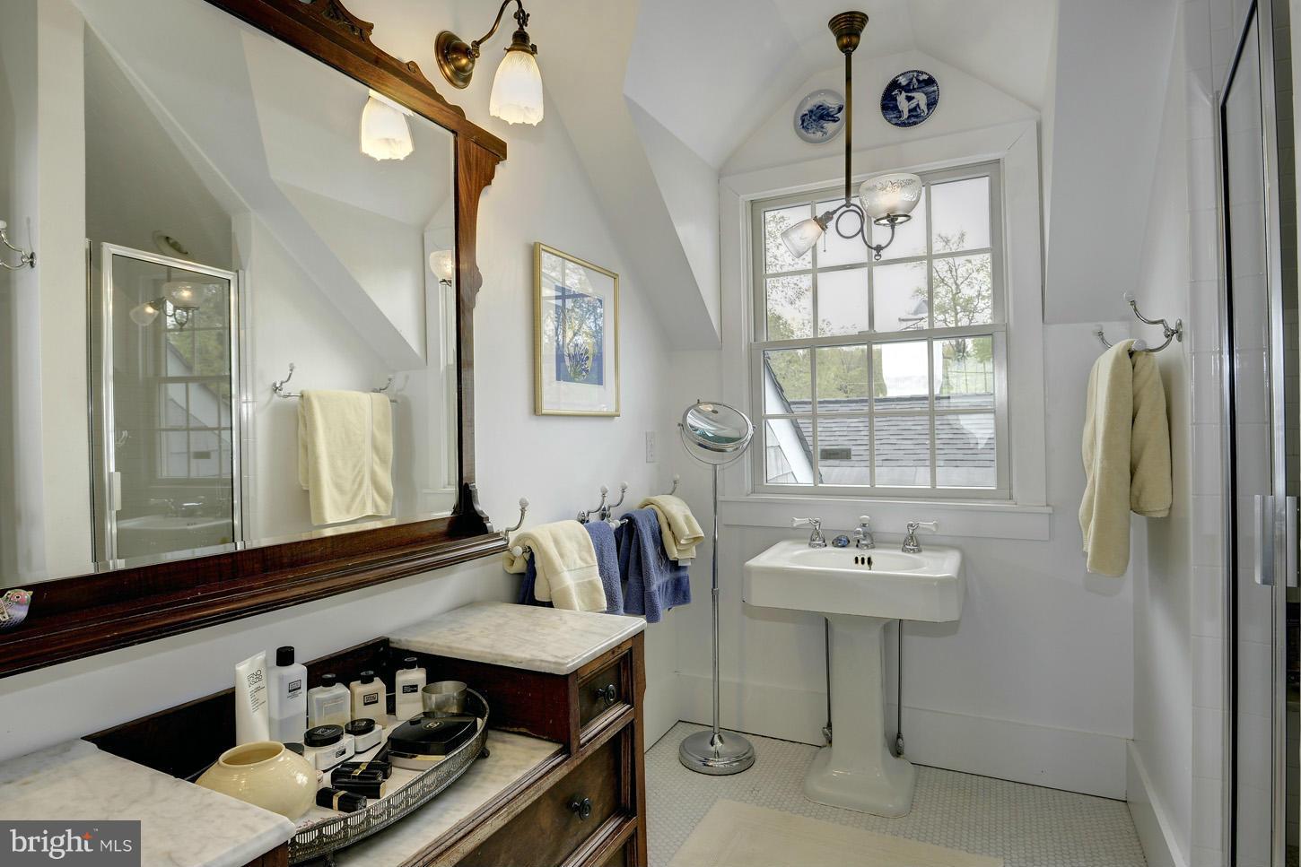 SHADY SIDE - Residential