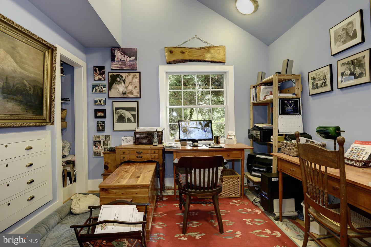 SHADY SIDE - Residential