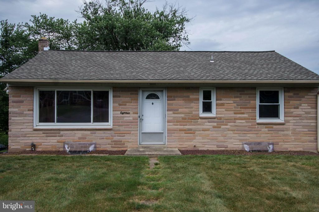 Photo of 18 N CONESTOGA VIEW DR, AKRON, PA 17501 (MLS # PALA2039912)
