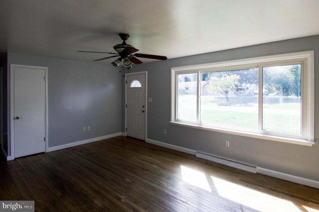 Photo of 18 N CONESTOGA VIEW DR, AKRON, PA 17501 (MLS # PALA2039912)