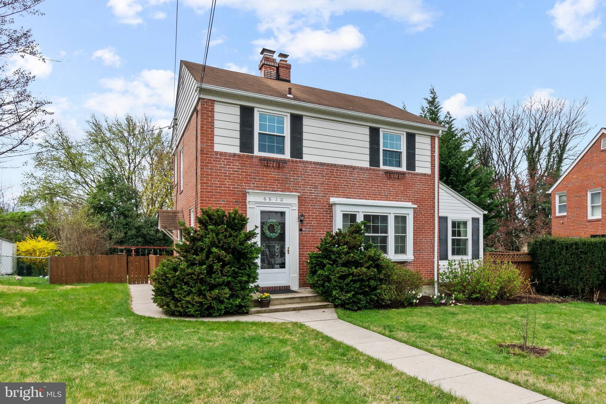 LOCH HILL - Residential