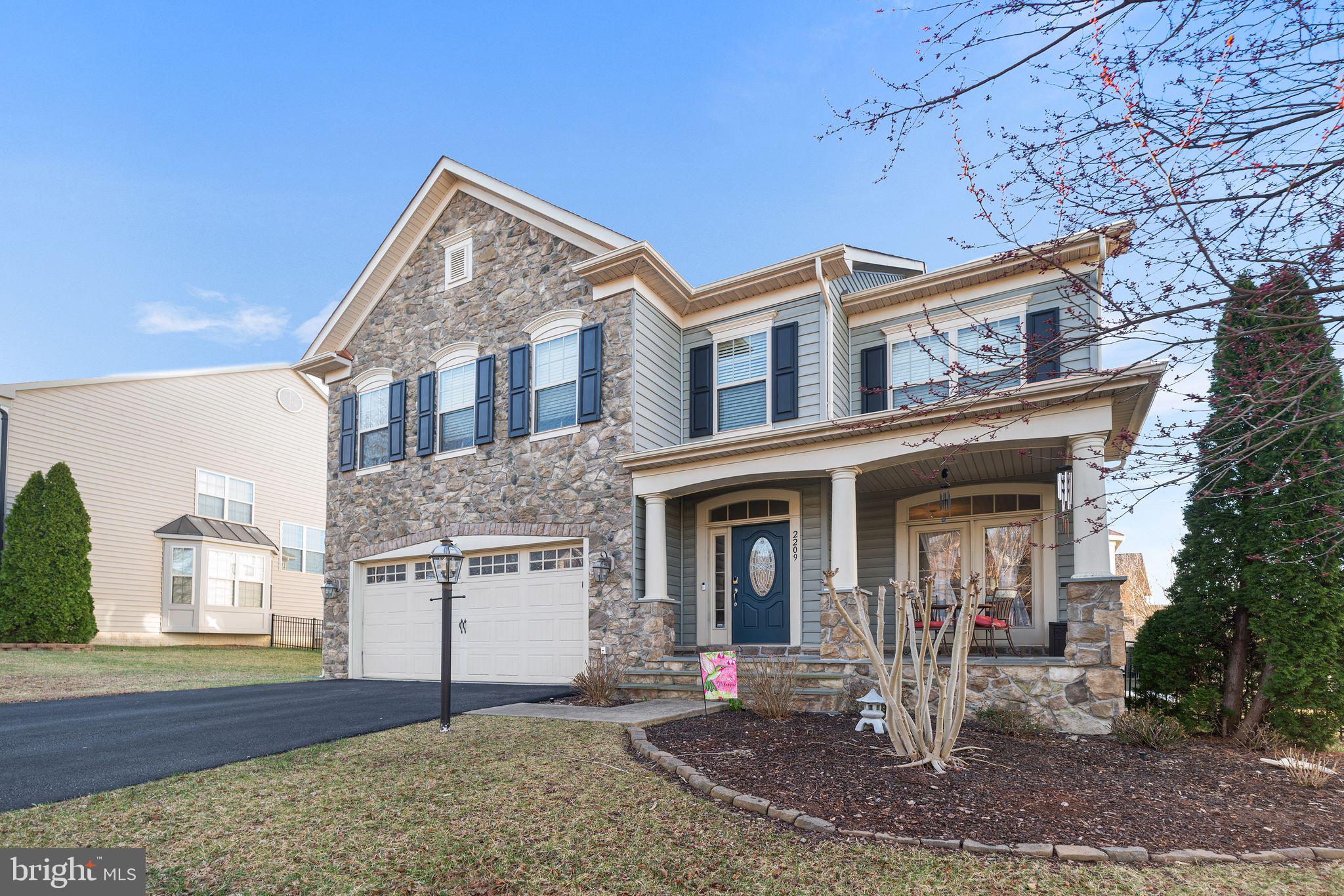 2209 TURNBUCKLE LANE