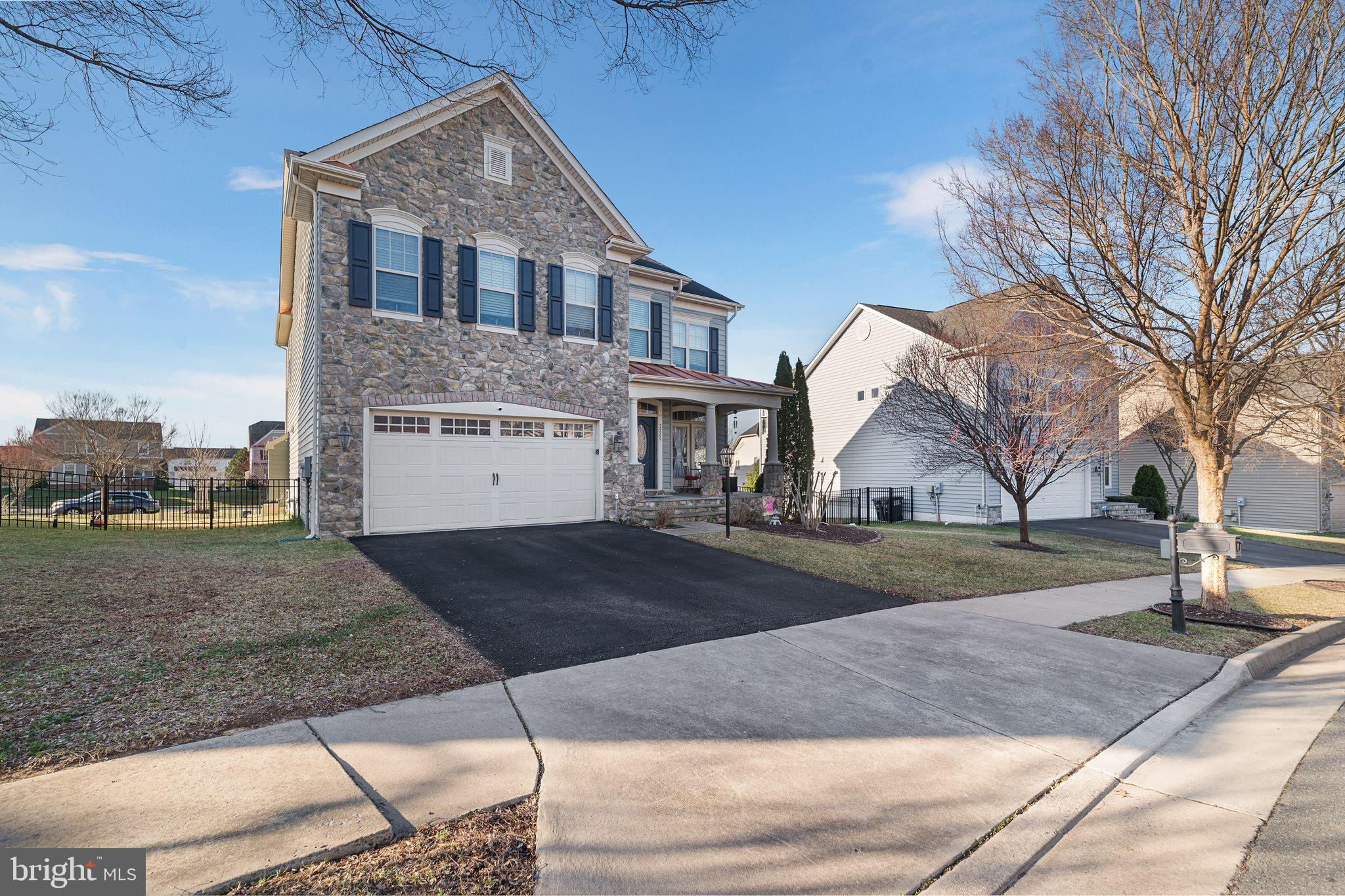 2209 TURNBUCKLE LANE