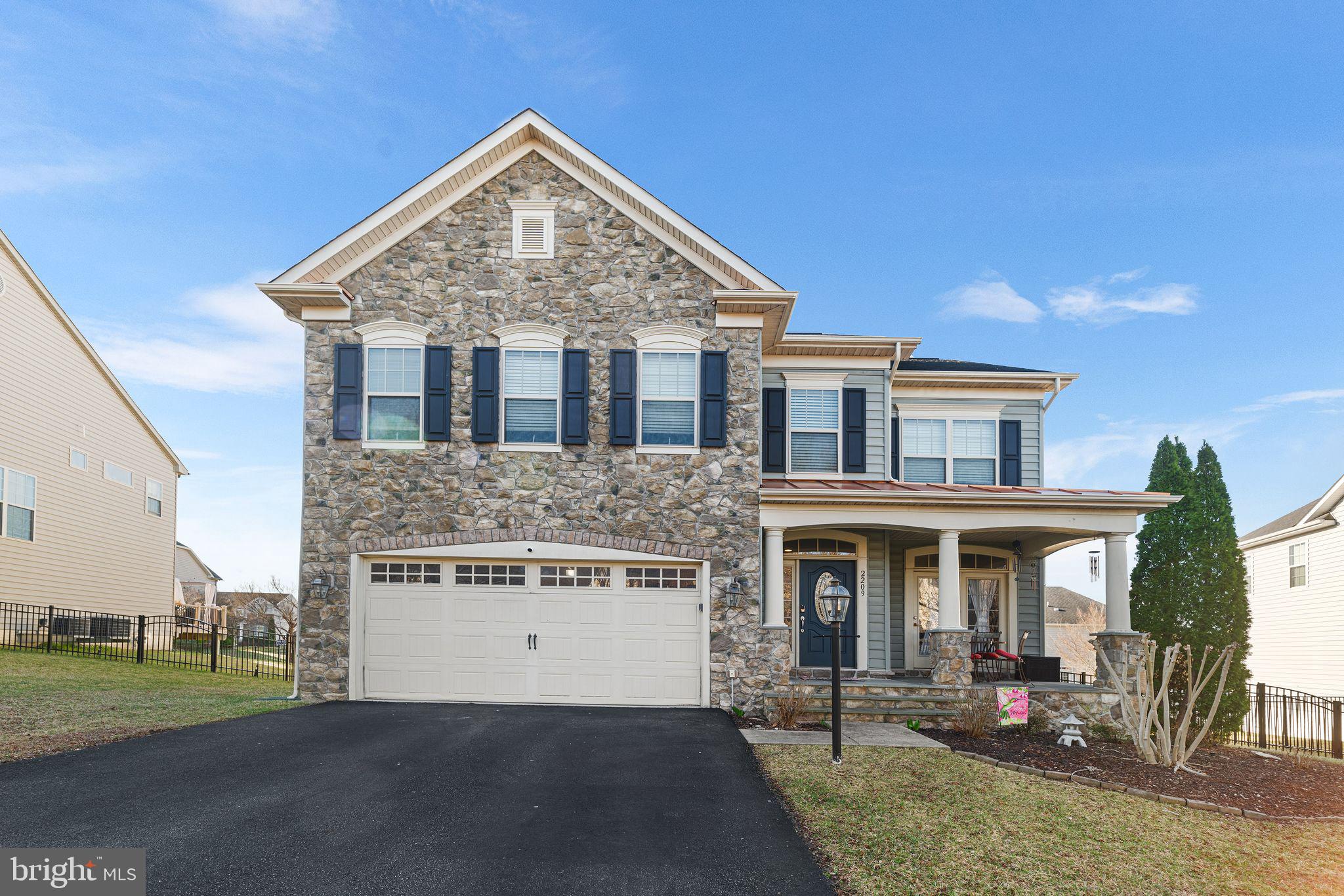 2209 TURNBUCKLE LANE