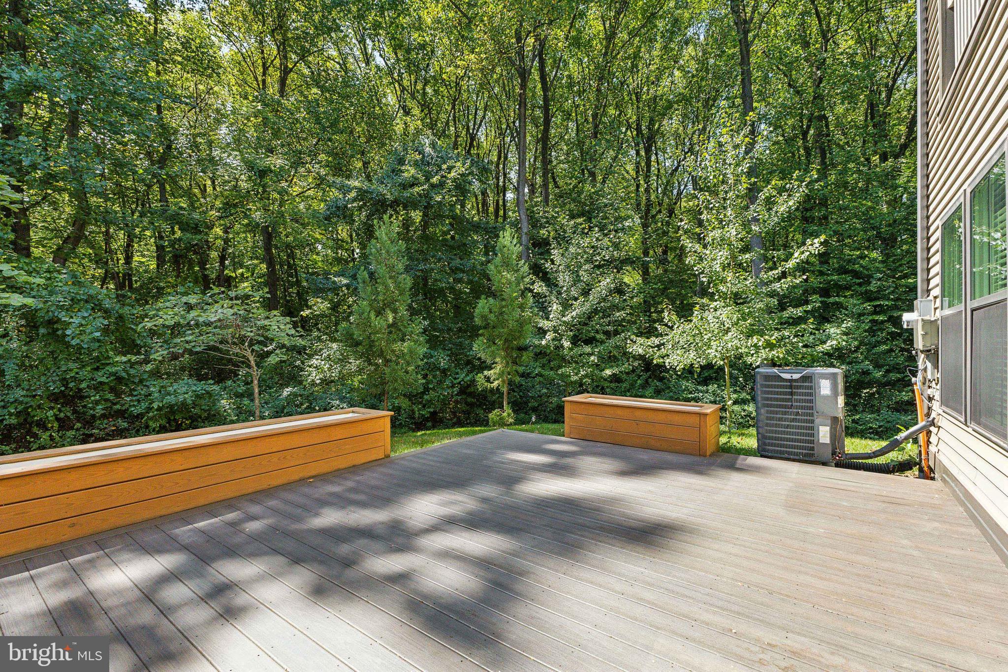 METRO ROW - Residential