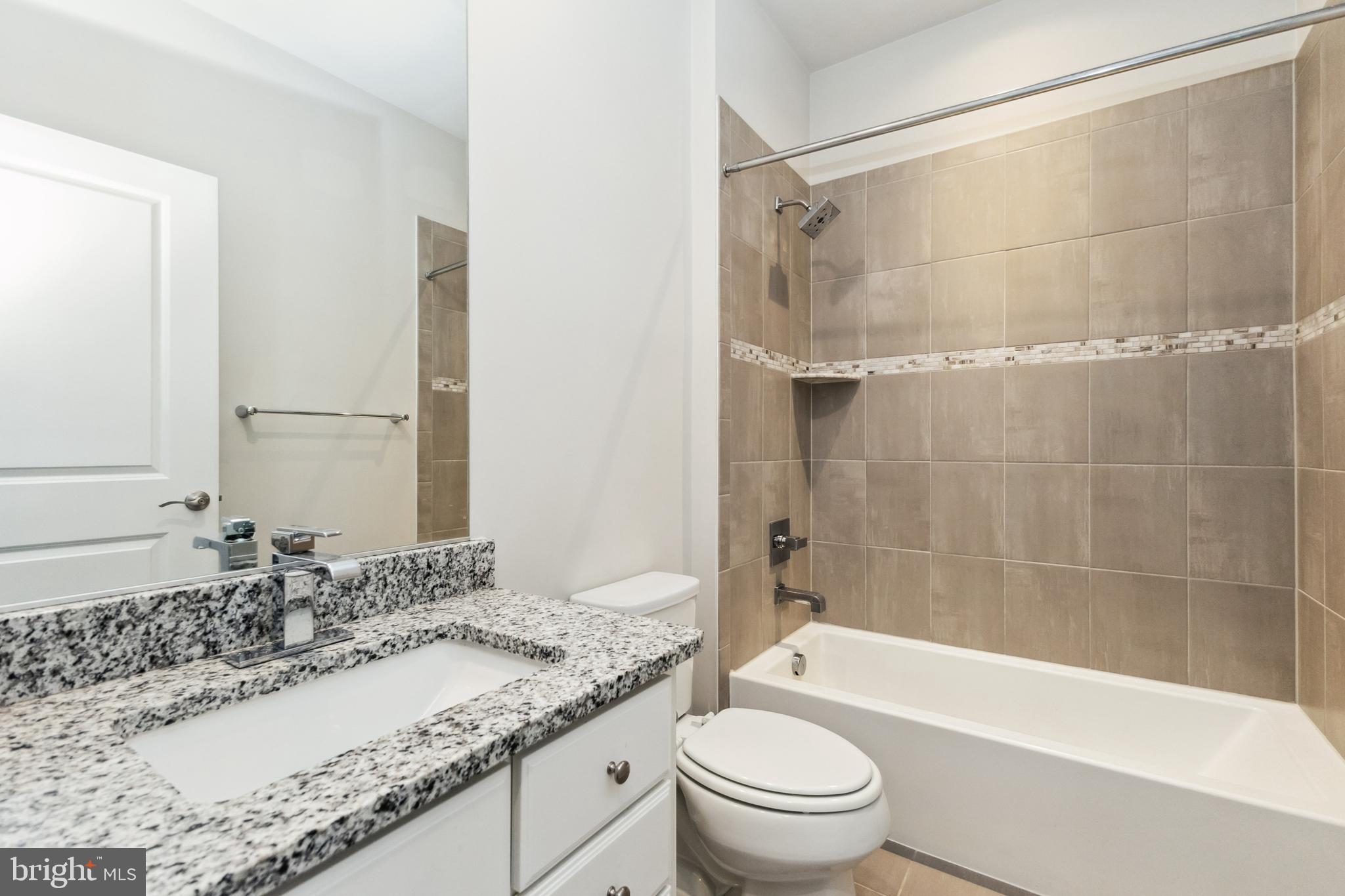 METRO ROW - Residential