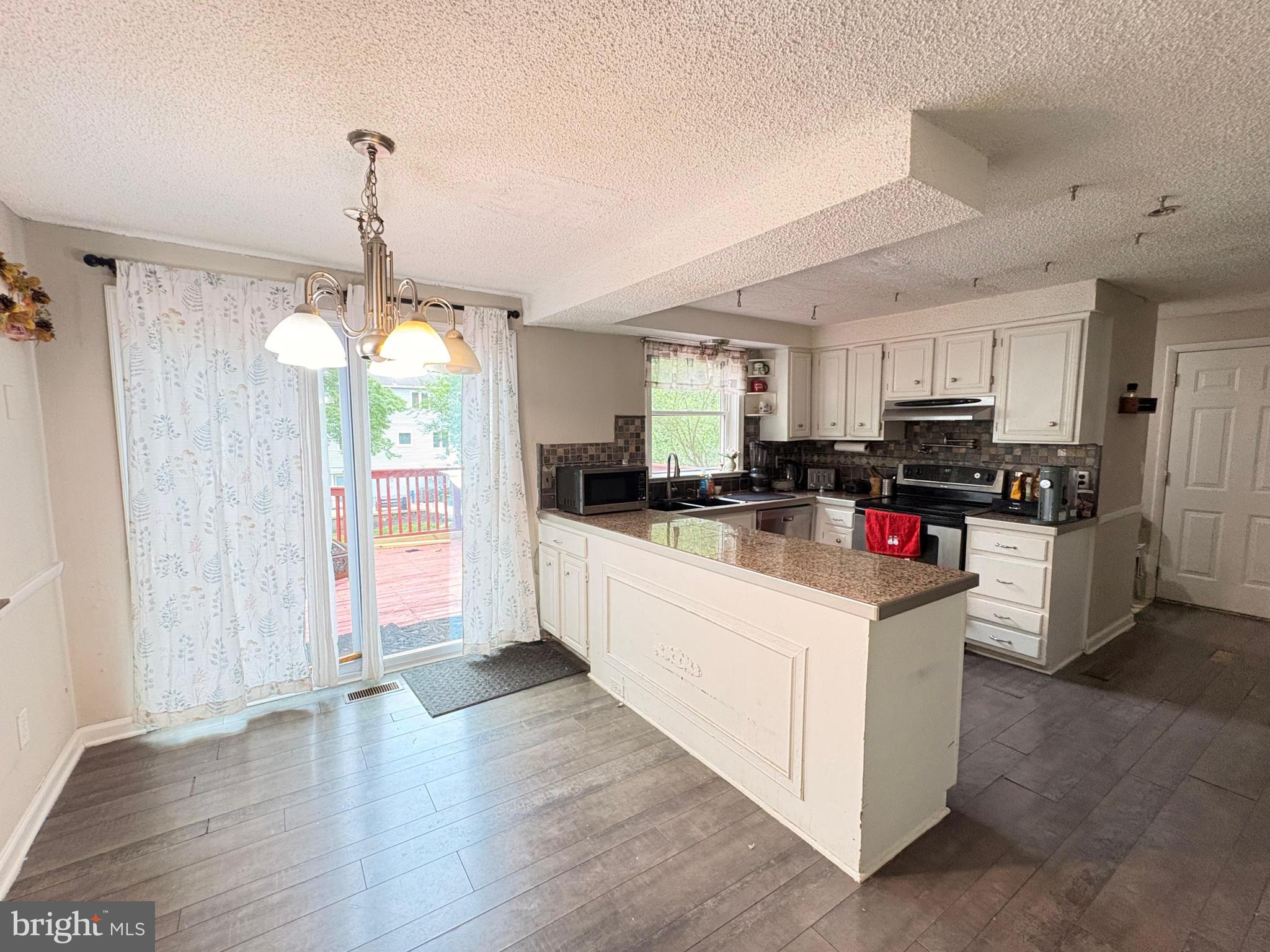 3333 PICKWICK LANE