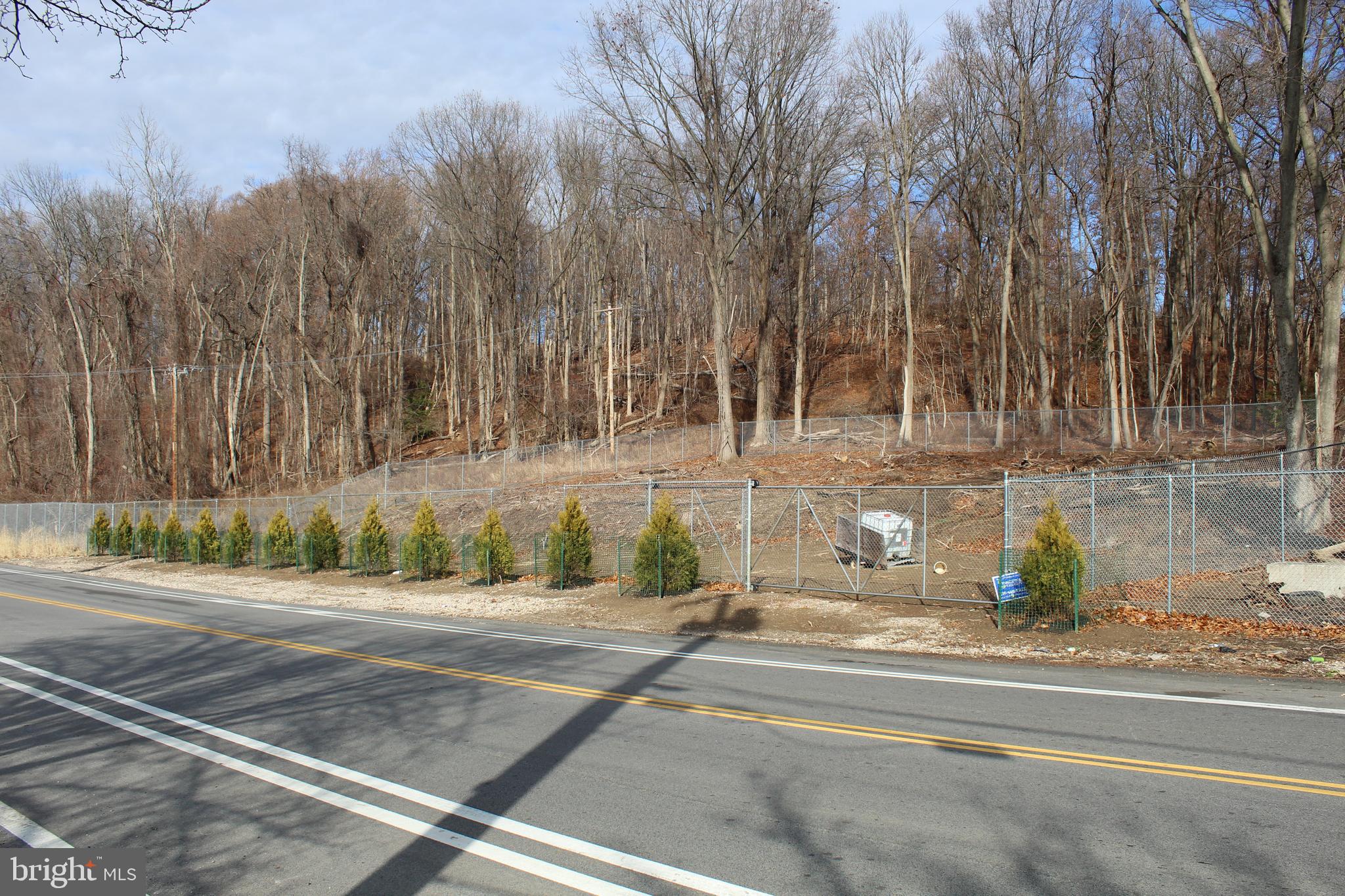 Advertised price is for as-is lot.  Many possibilities for large vacant lot, including contractor use.  Owner will also consider "build to suit" project.  Bring your ideas, let the owner build the project, they you rent it.  There are two large lots included in this listing, 5401 Umbria St and 5425 Umbria St, with total street frontage of about 156 feet along Umbria St, average depth of 124 feet, and total lot square footage of approximately 21,632 square feet.  The possibilities are endless!!!