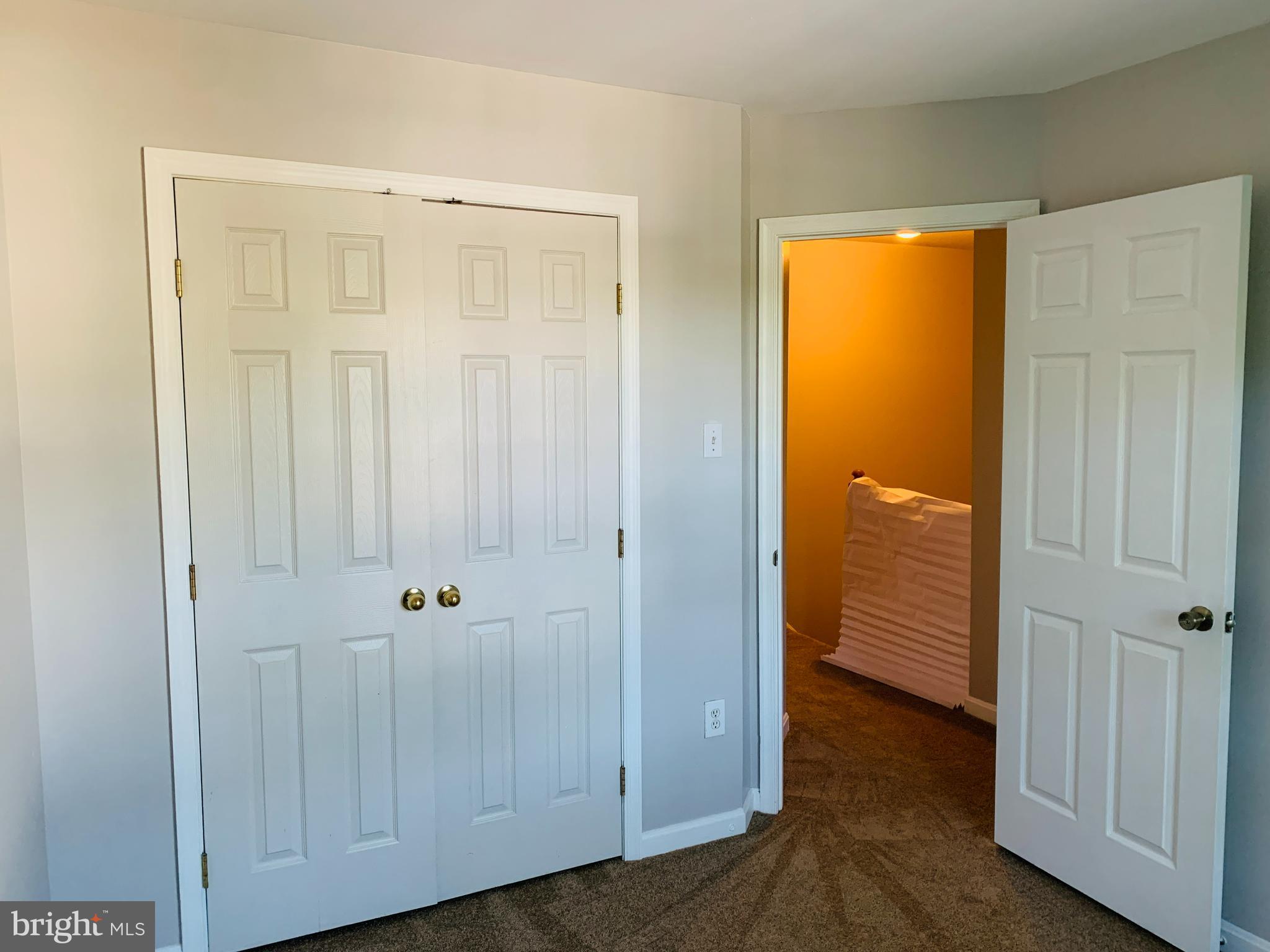 HILL OAKS CONDO - Residential Lease