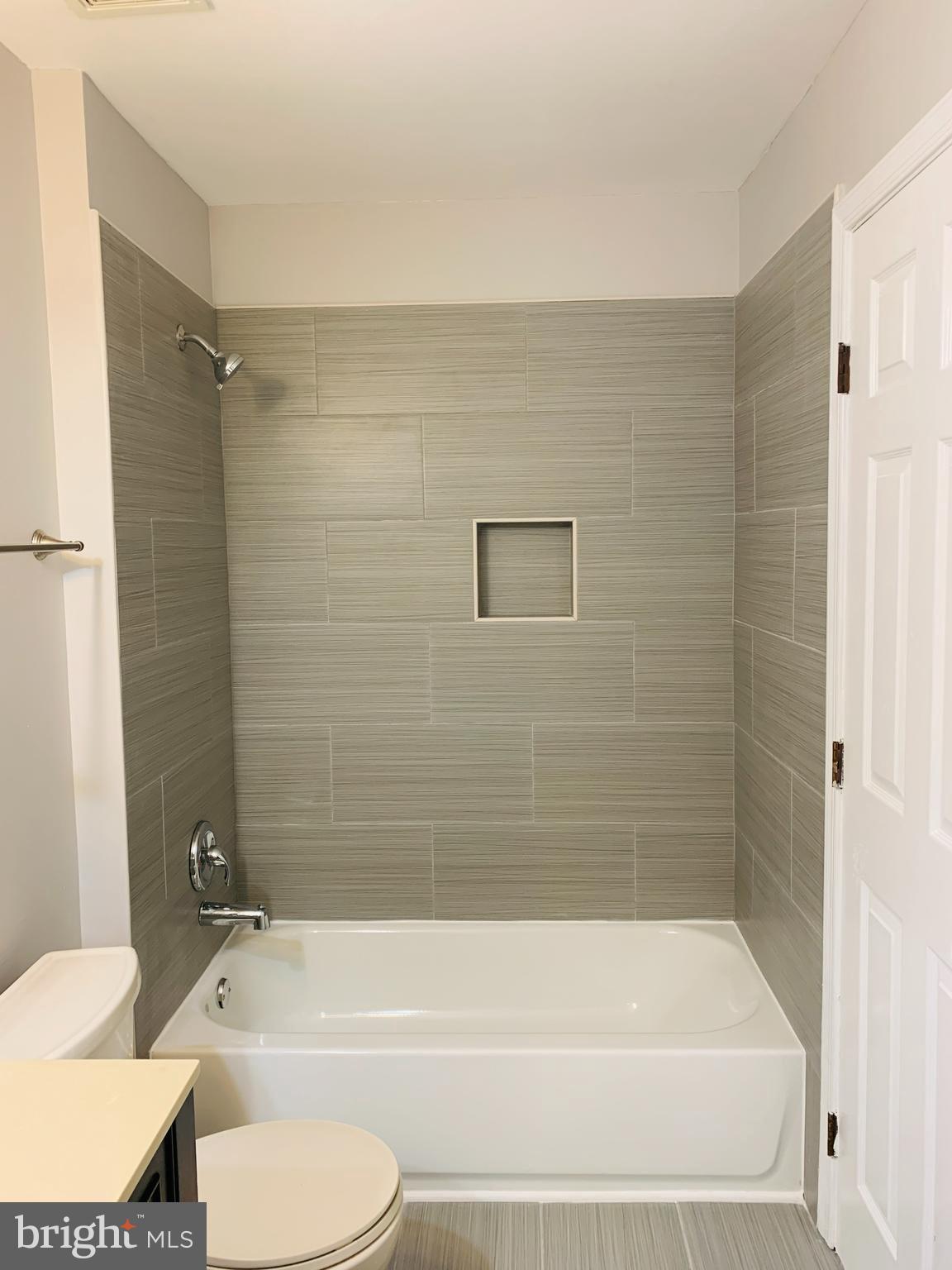 HILL OAKS CONDO - Residential Lease