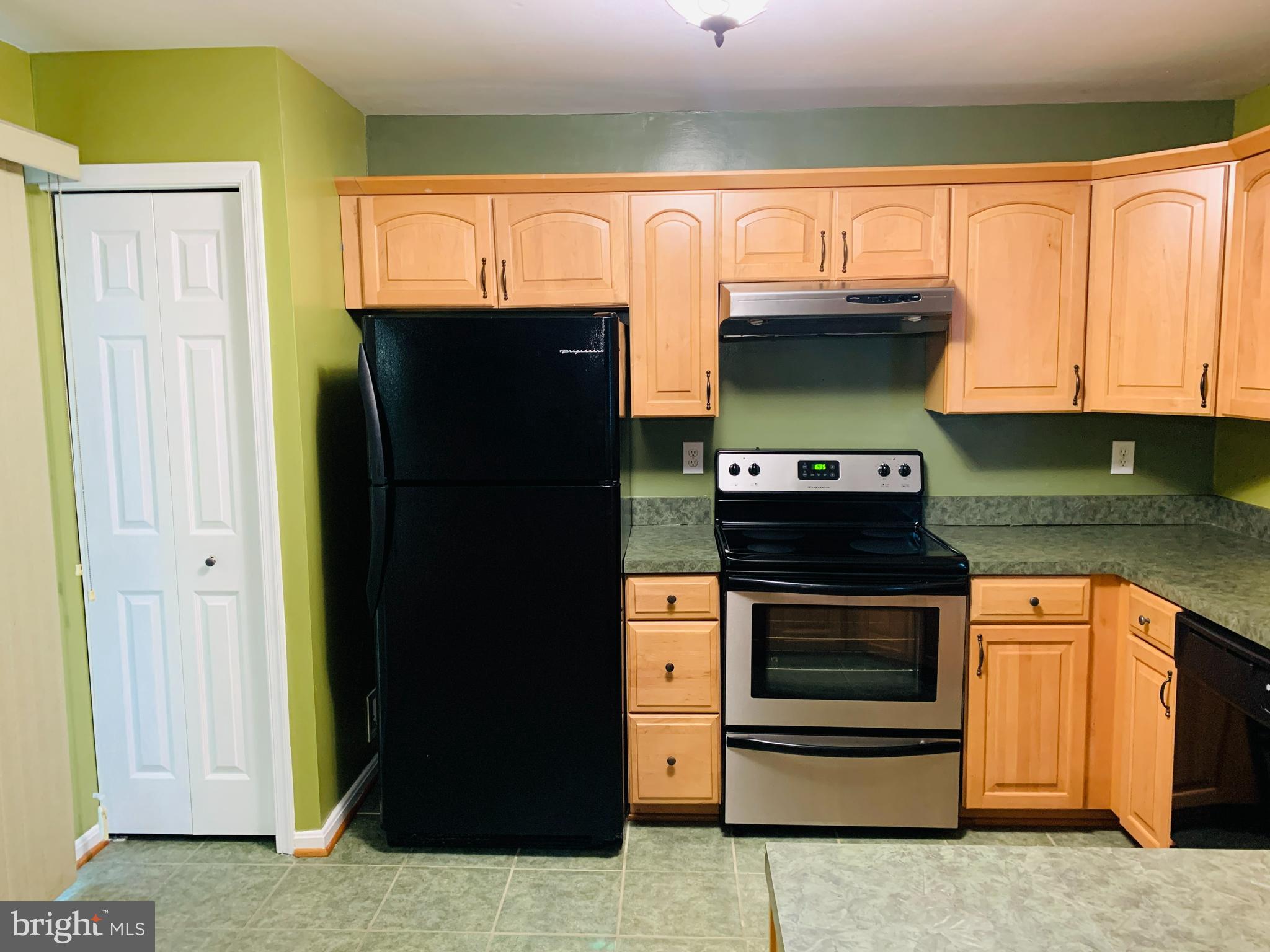 HILL OAKS CONDO - Residential Lease