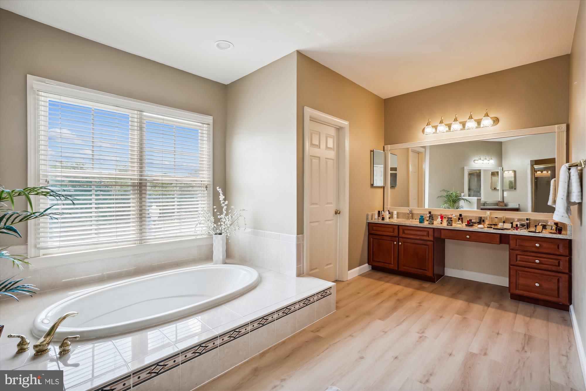 SUMNER LAKE - Residential