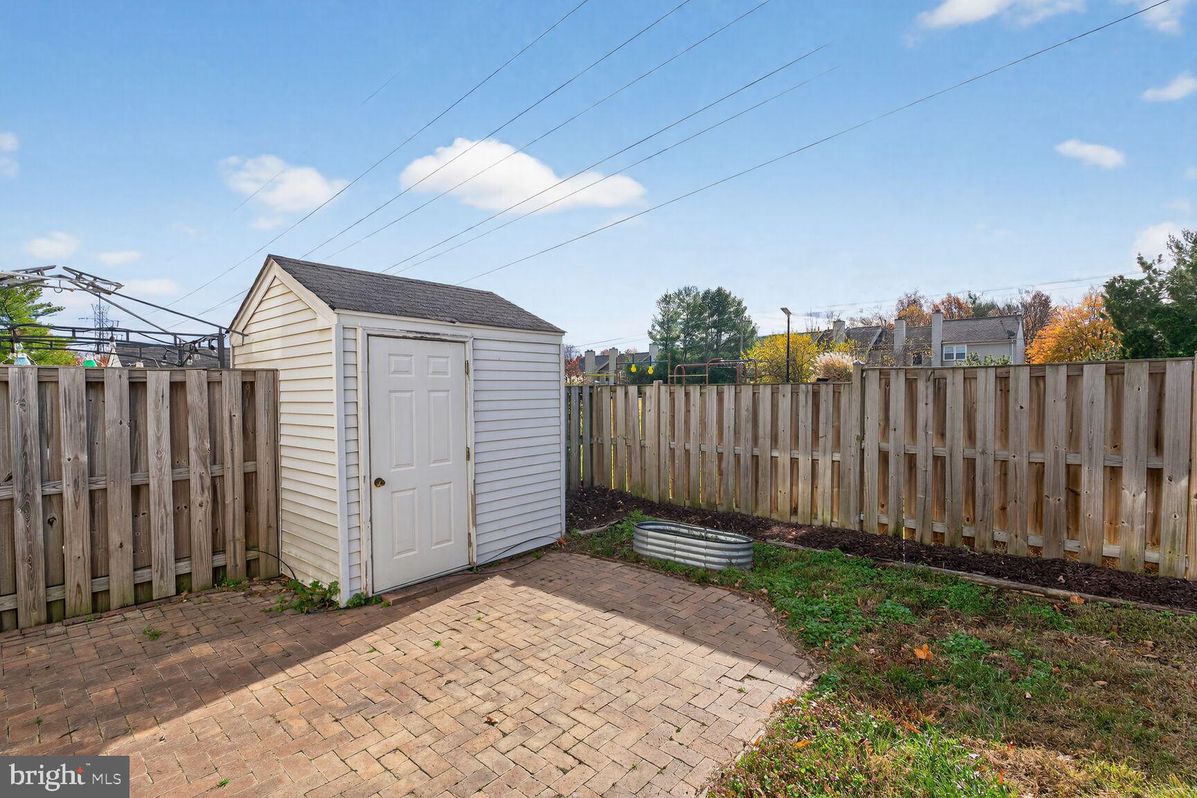 LANDSDOWNE - Residential