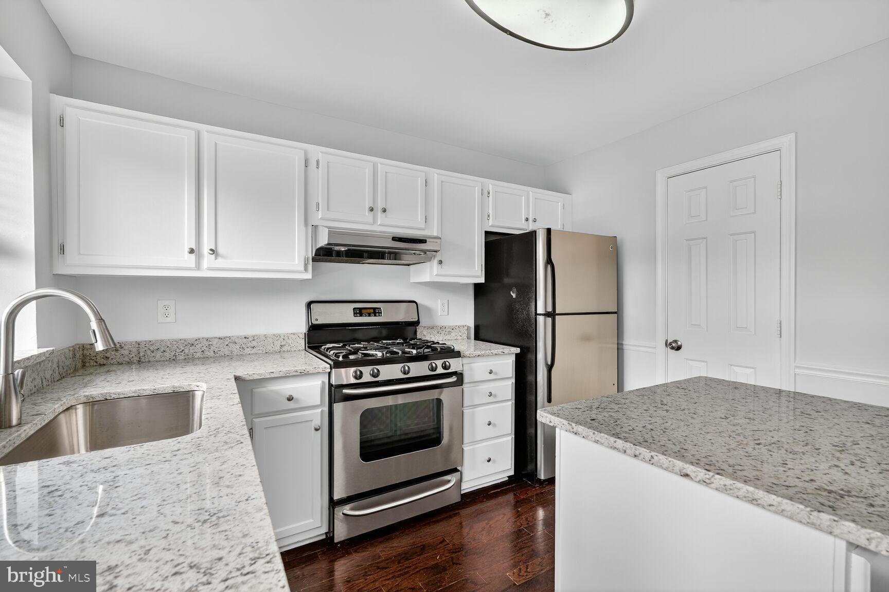 LANDSDOWNE - Residential