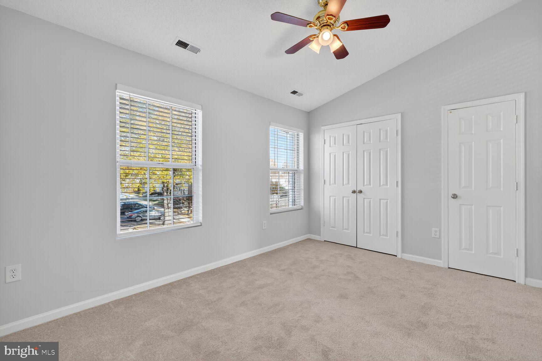 LANDSDOWNE - Residential