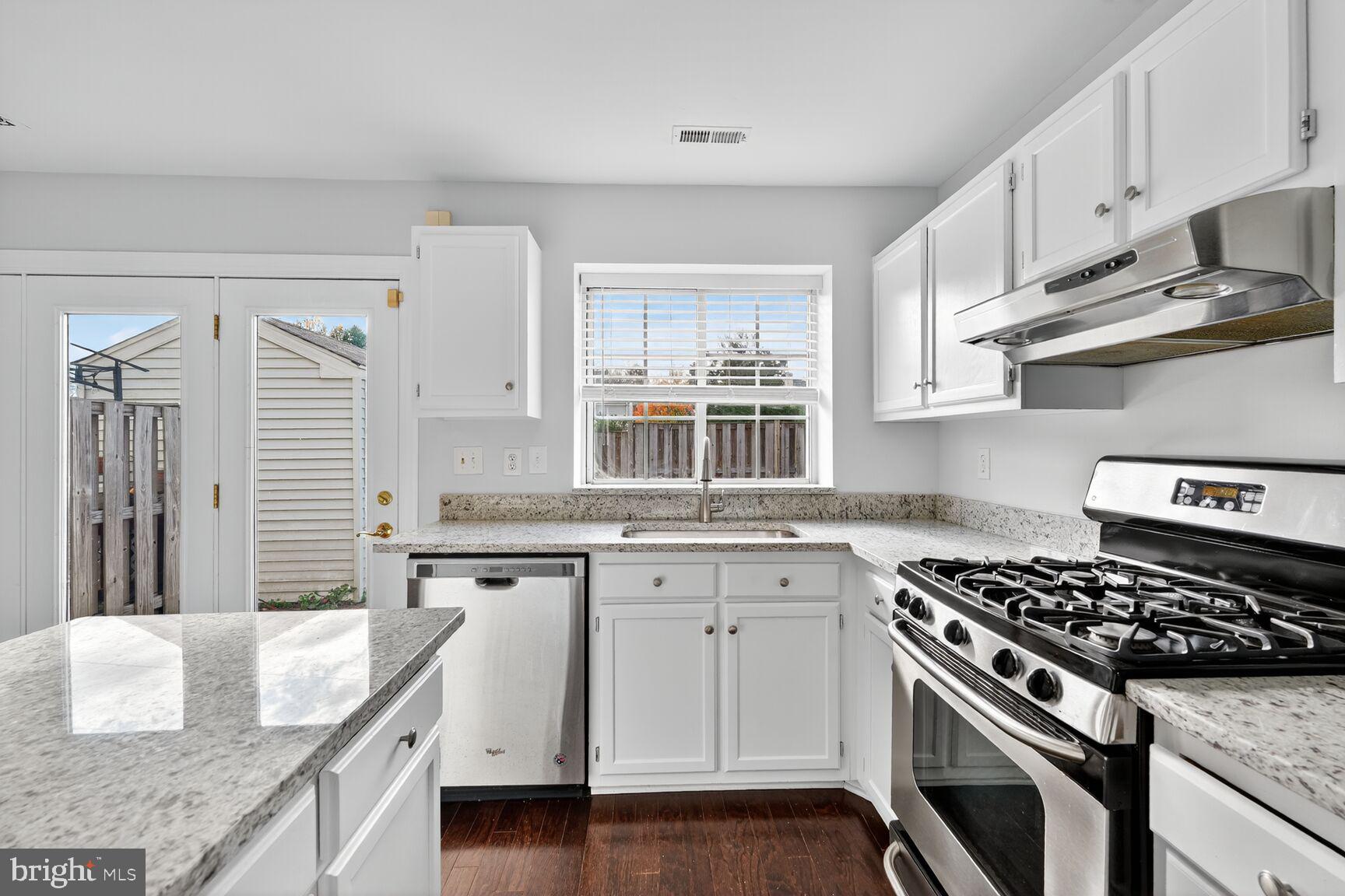 LANDSDOWNE - Residential