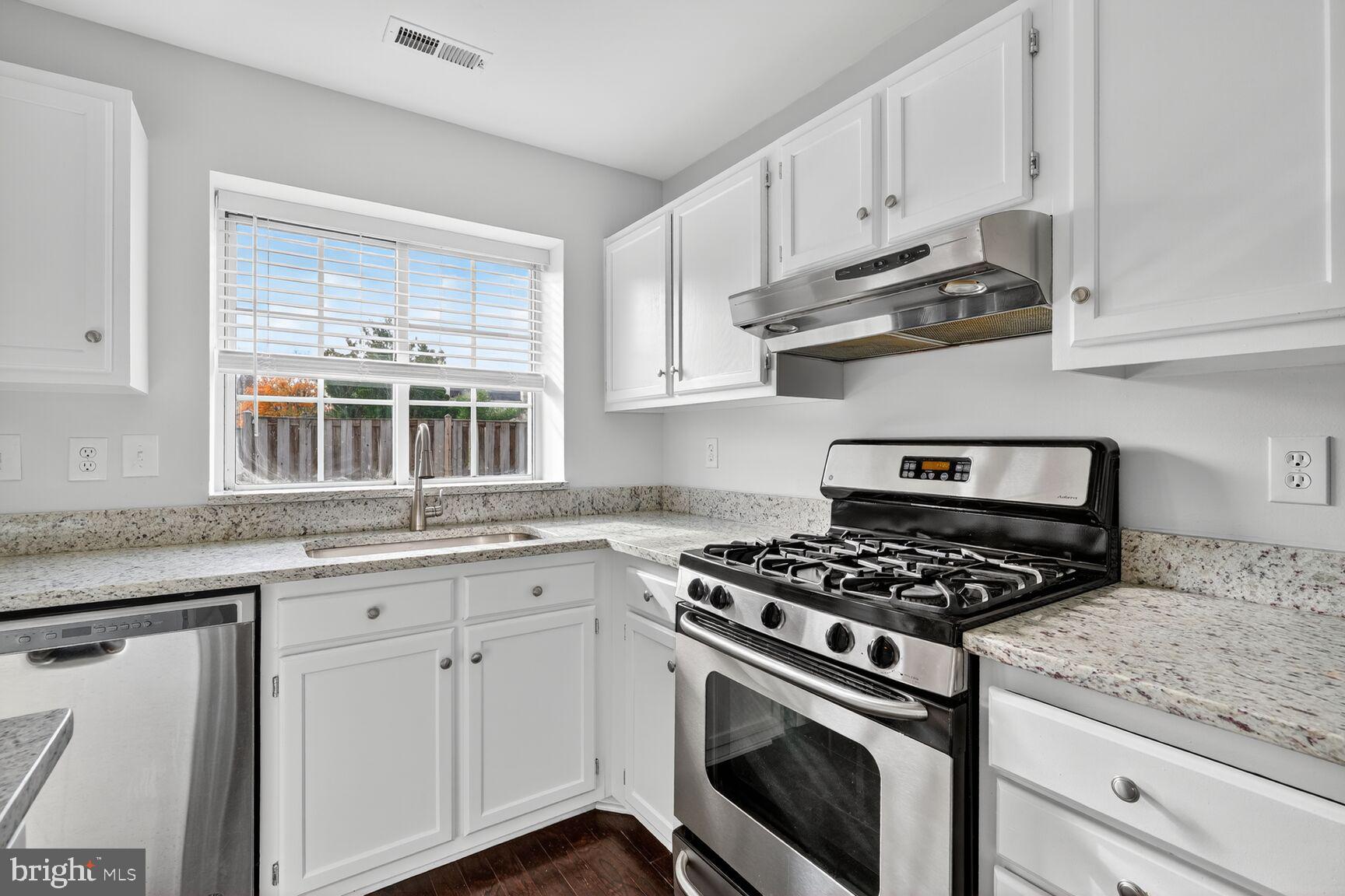 LANDSDOWNE - Residential