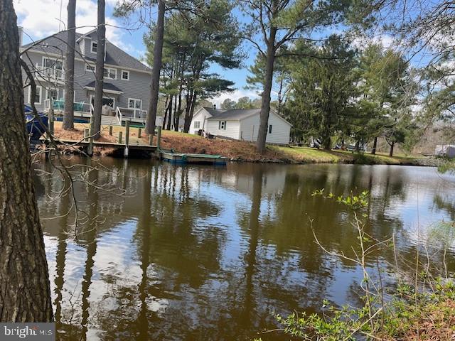 HOLIDAY HARBOR - Land