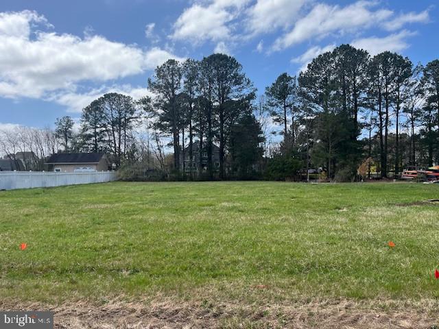 HOLIDAY HARBOR - Land