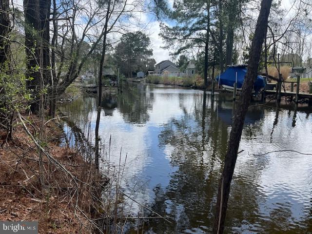 HOLIDAY HARBOR - Land