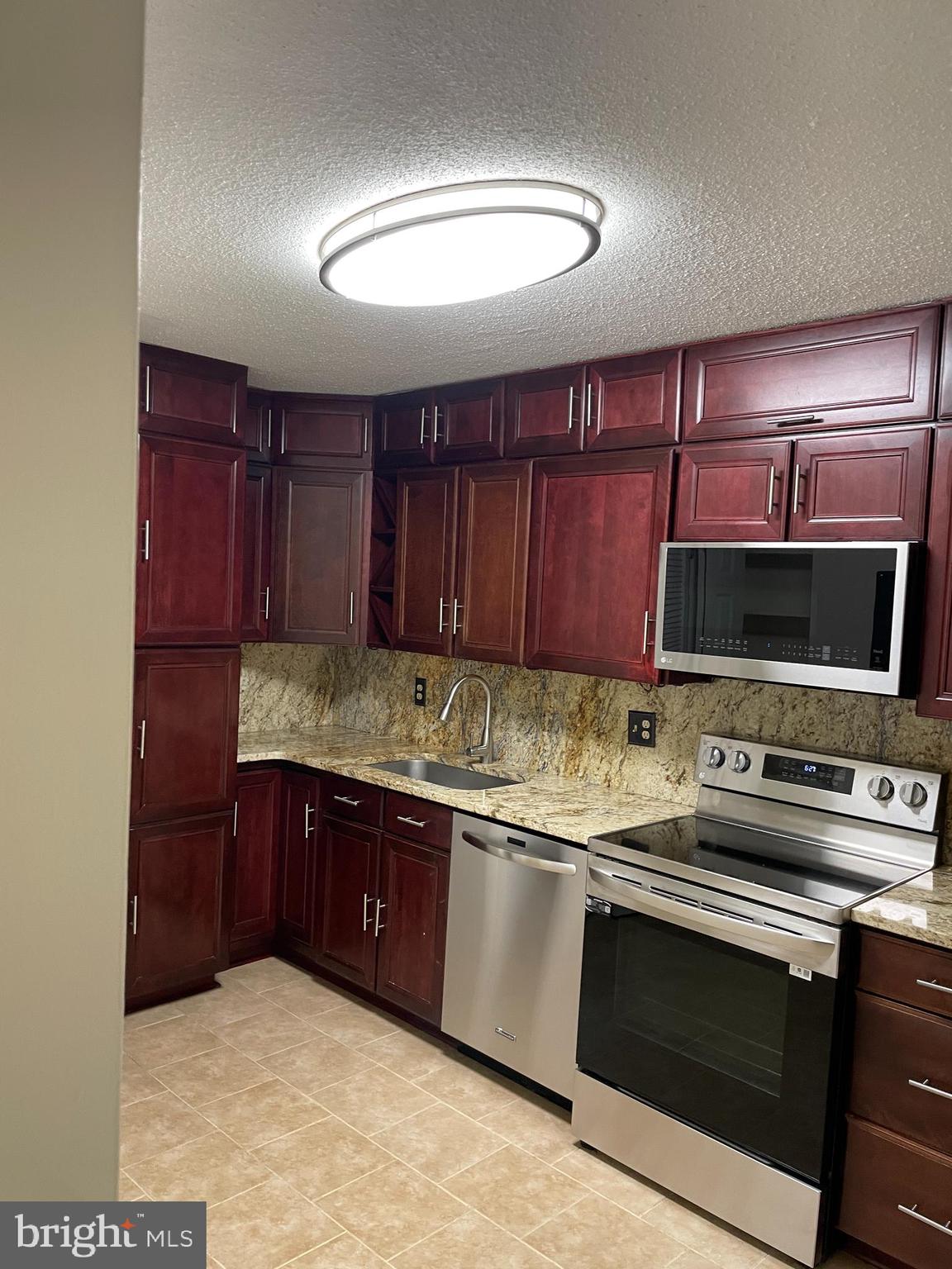 ROTONDA - Residential Lease