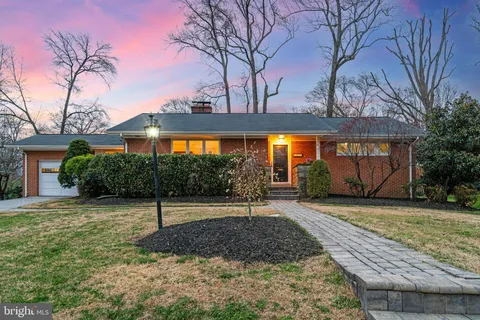 1211 Tulane Drive, Alexandria, VA MLS: VAFX2221102