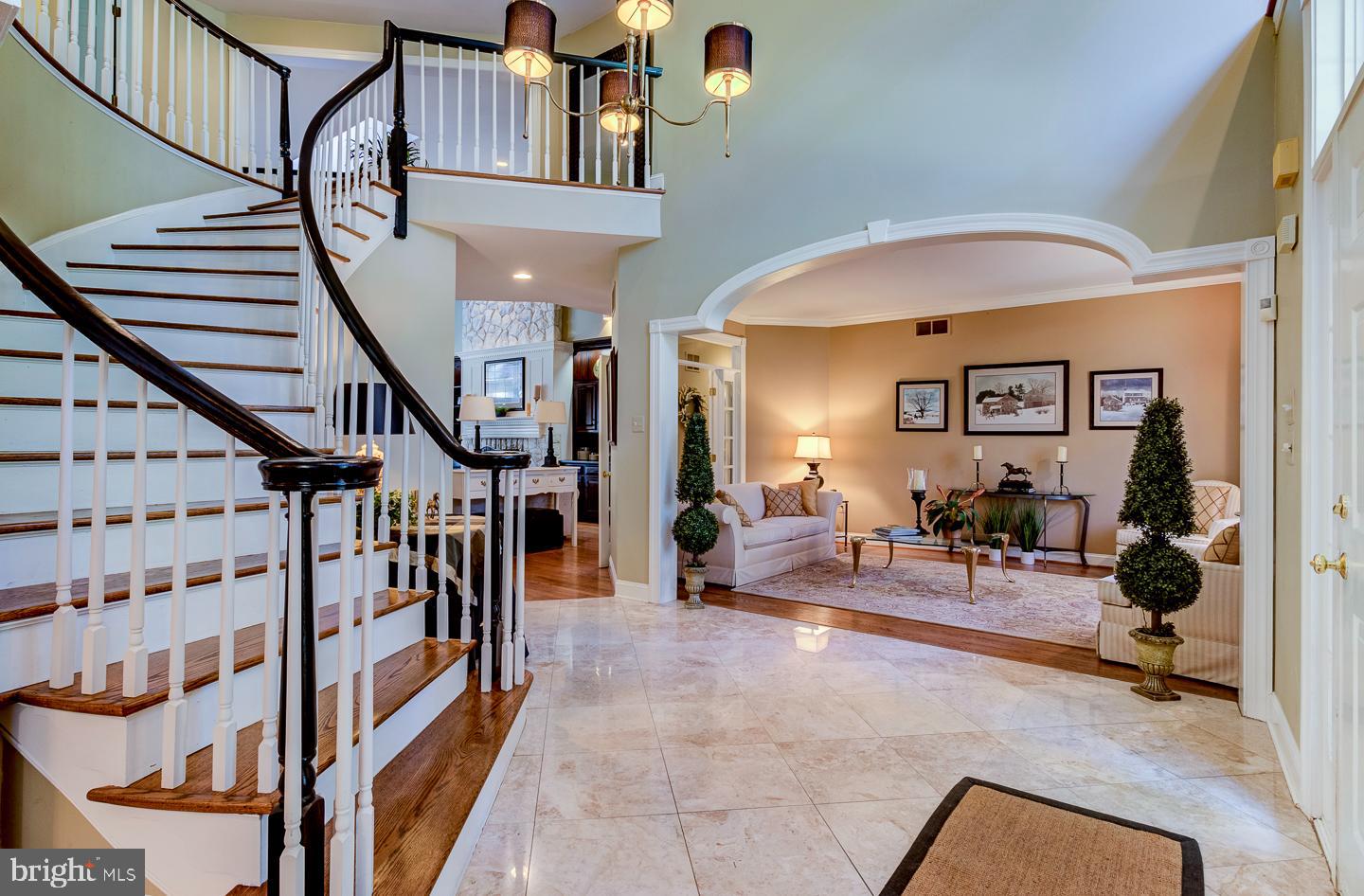 25 SWEETBRIAR LANE