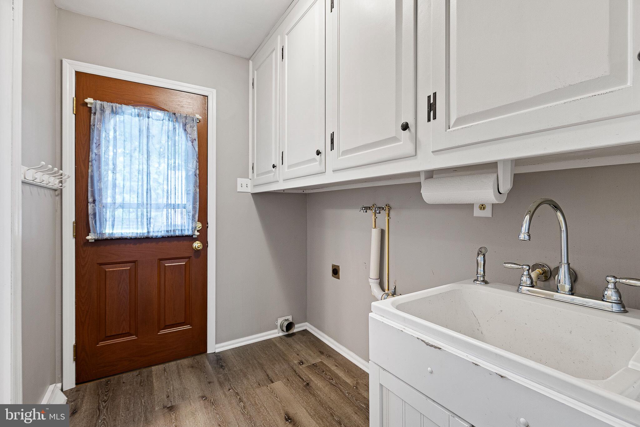 ROLLING MEADOWS - Residential