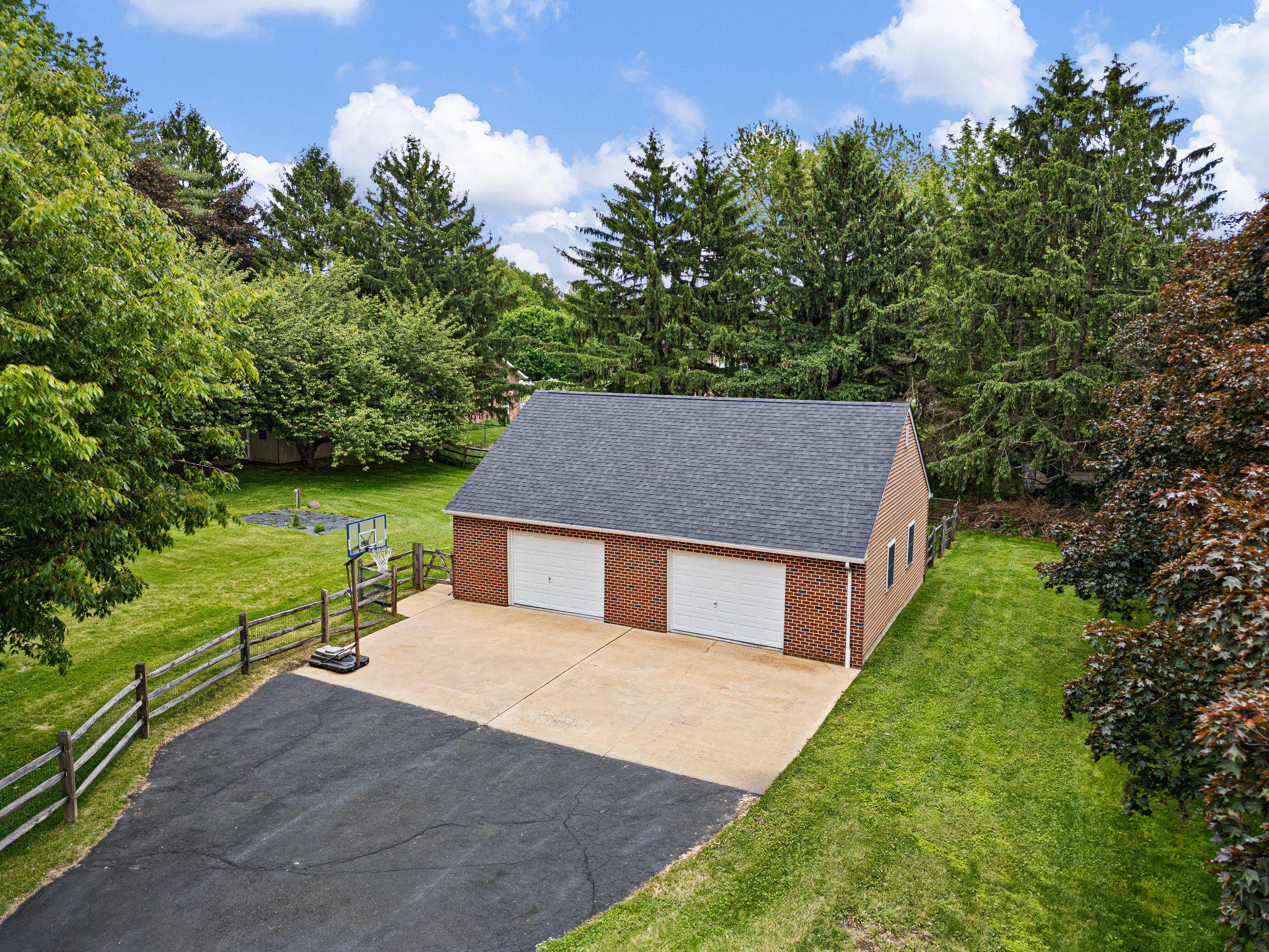 ROLLING MEADOWS - Residential