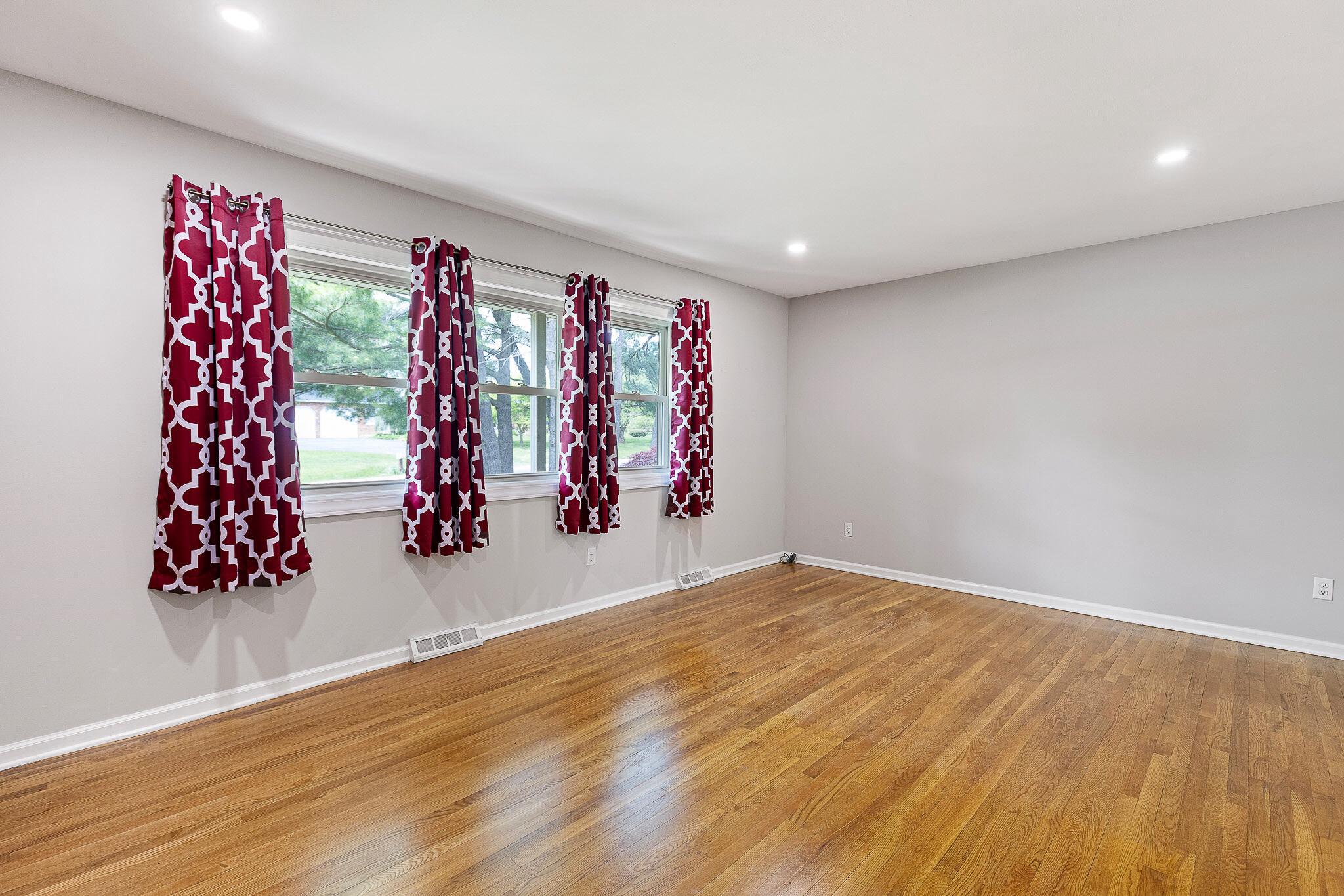 ROLLING MEADOWS - Residential