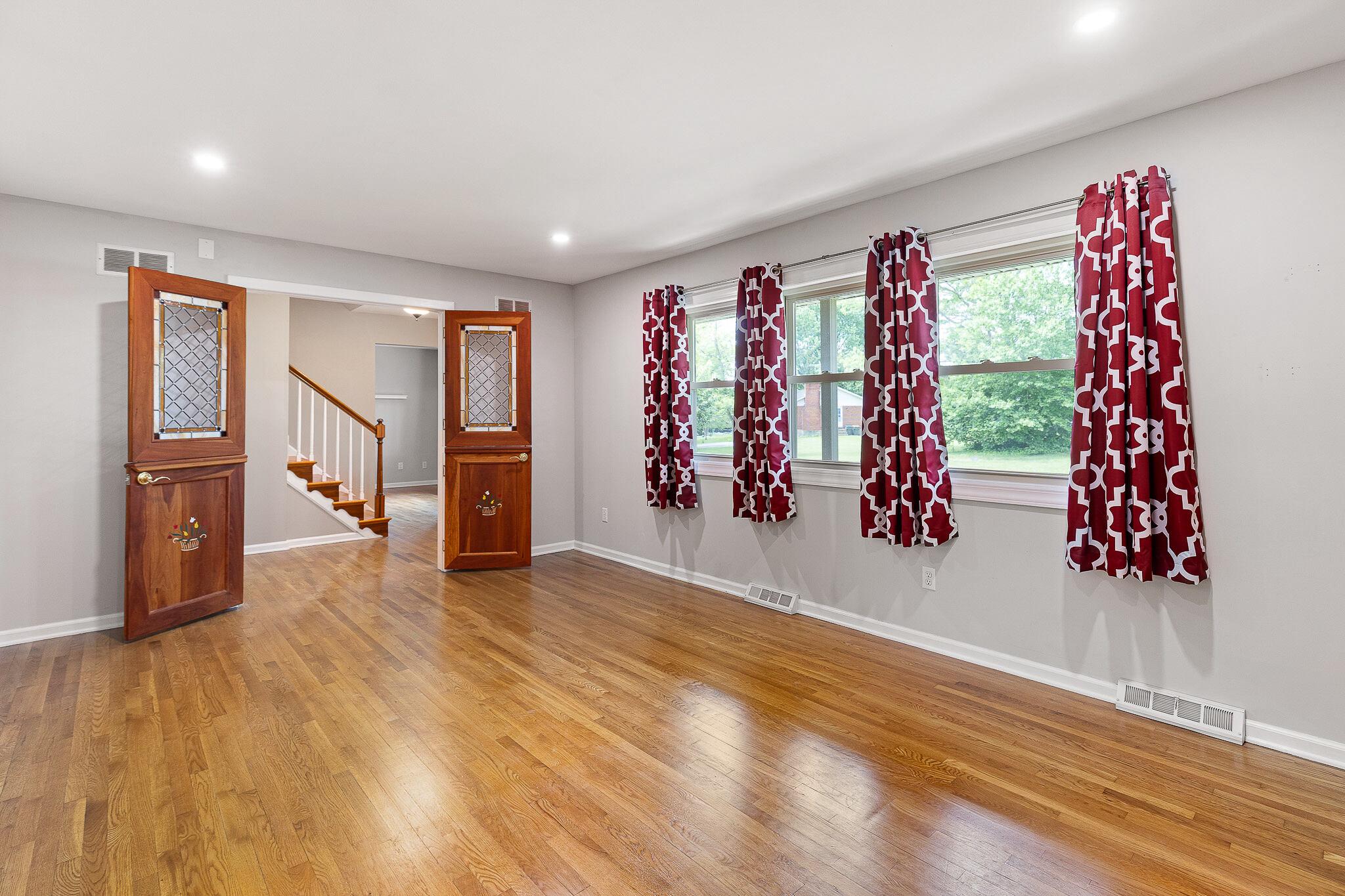 ROLLING MEADOWS - Residential