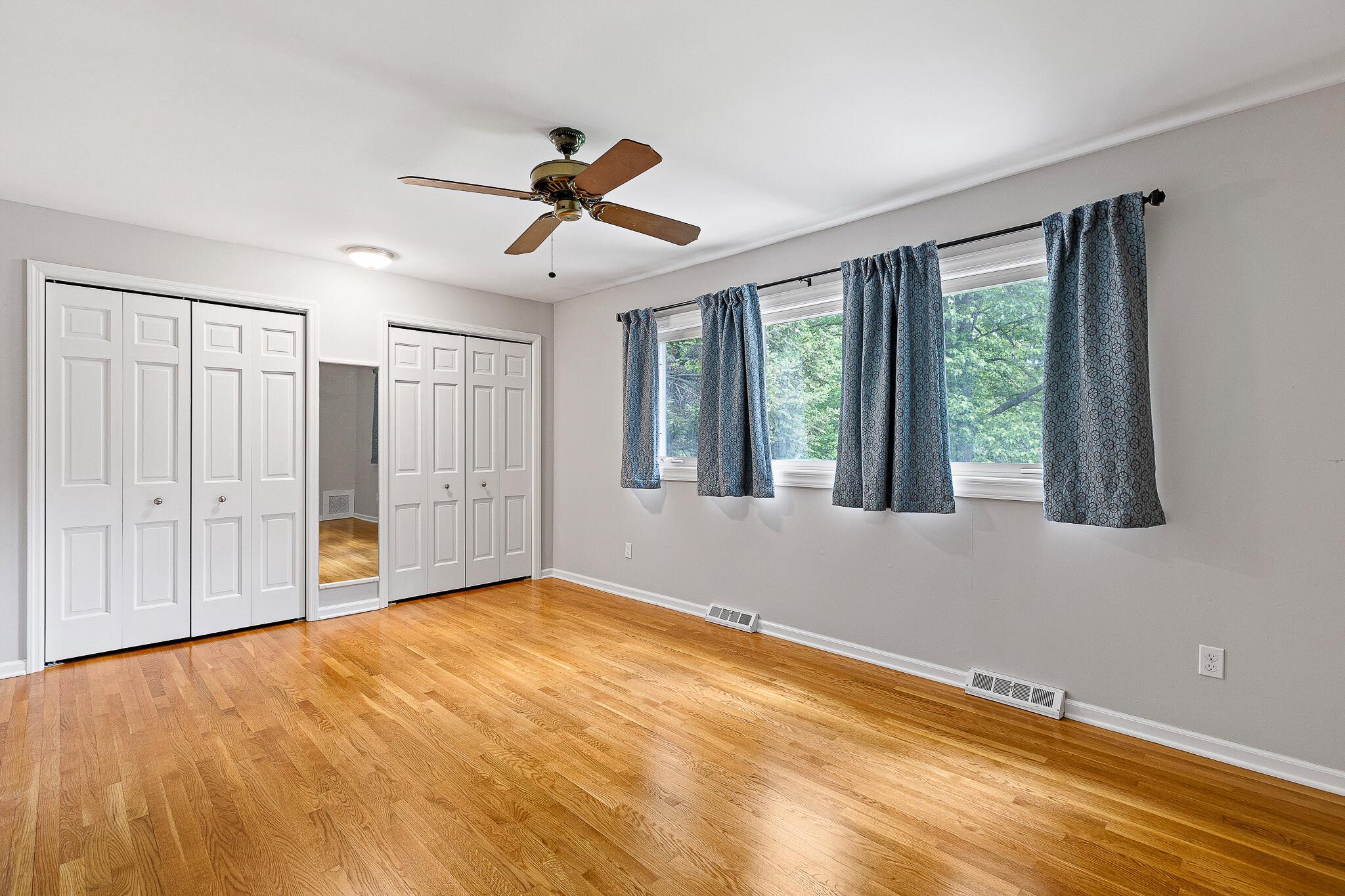 ROLLING MEADOWS - Residential