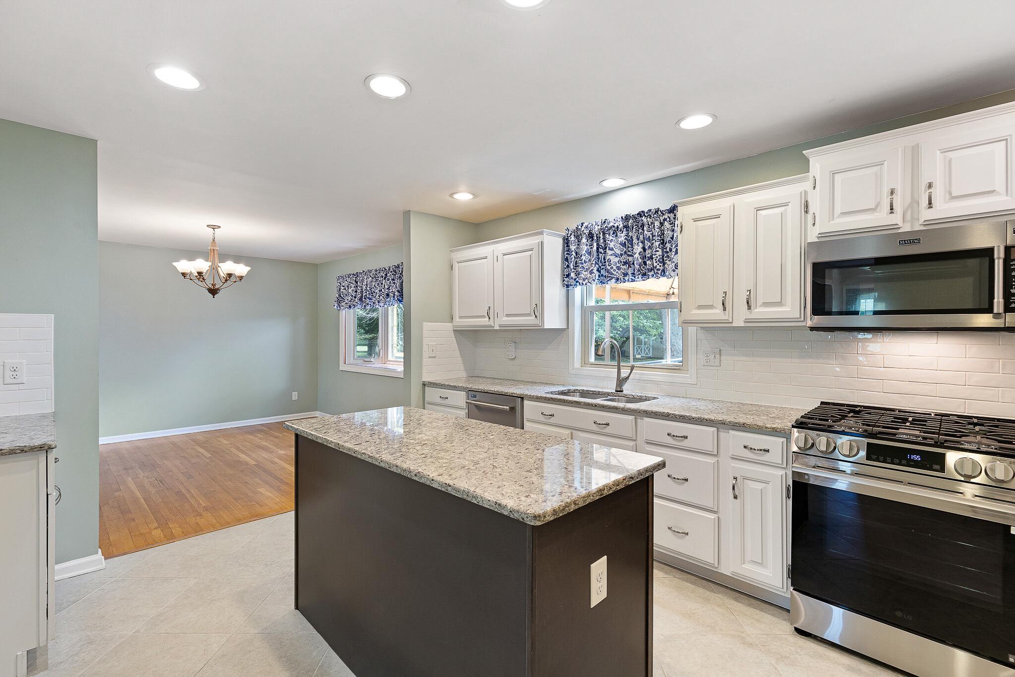 ROLLING MEADOWS - Residential