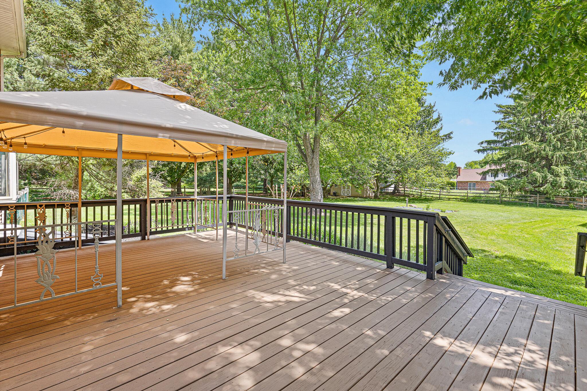 ROLLING MEADOWS - Residential