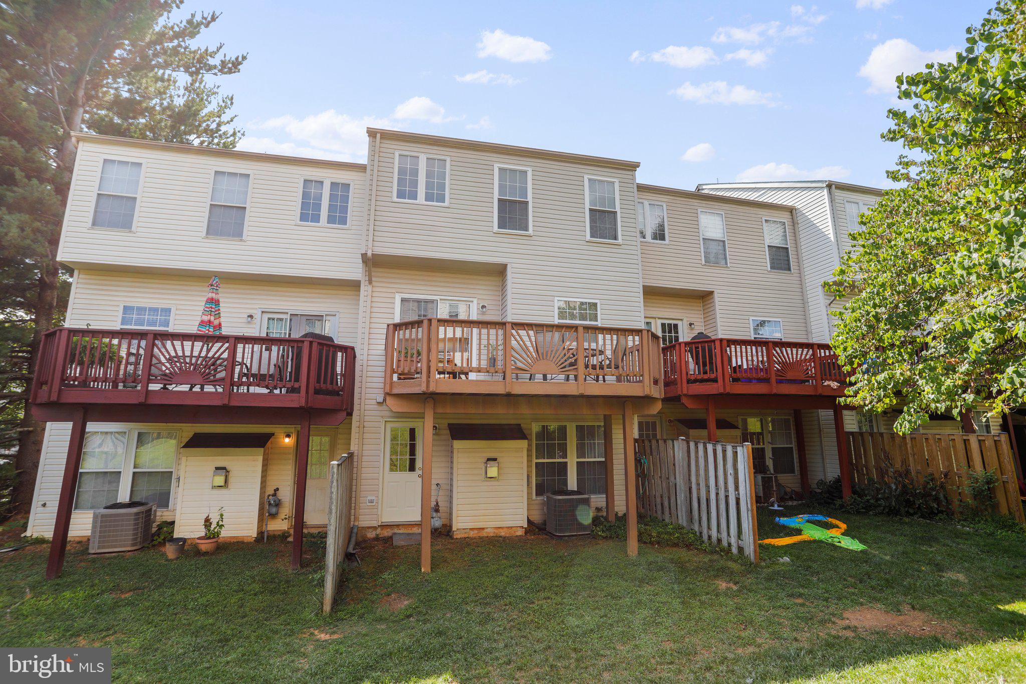 CLOVERLEAF TOWNHOMES - Residential