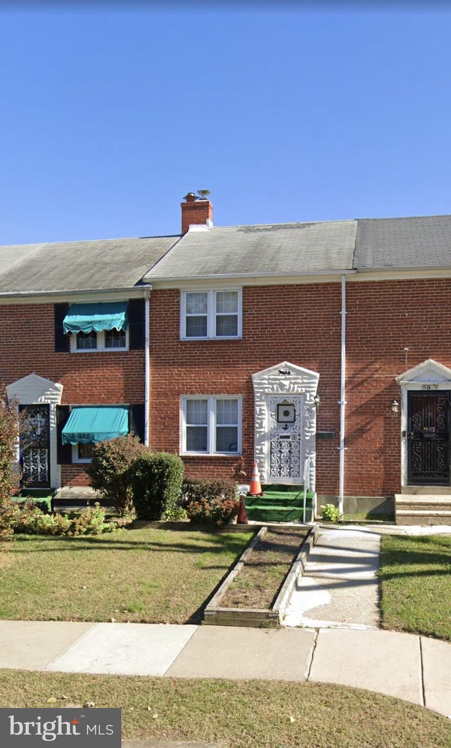 Back on the market!!! Well-maintained 2-bedroom home with partially finished basement.
