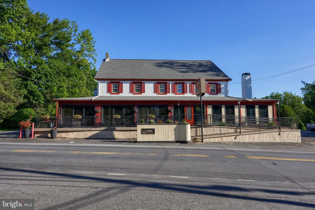 Photo of 1390 E Oregon Road, LEOLA, PA 17540 (MLS # PALA2070314)