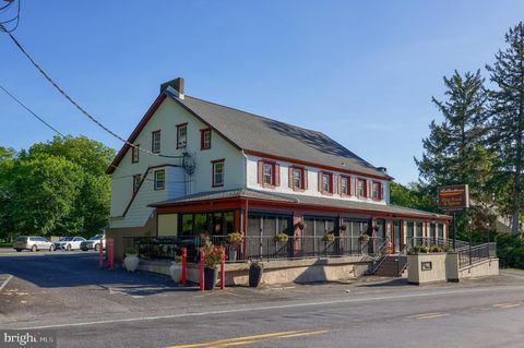 1390 E OREGON ROAD LEOLA PA 17540