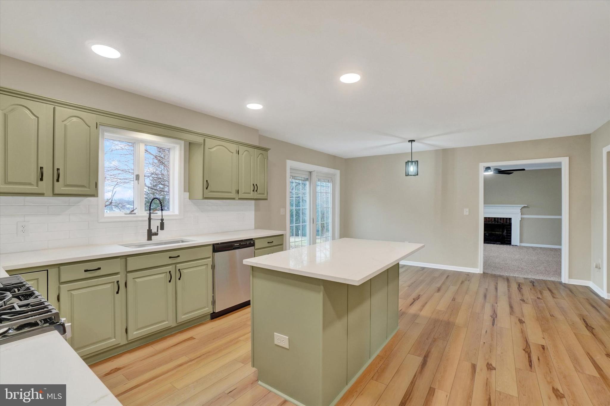 KENDALE HEIGHTS - Residential