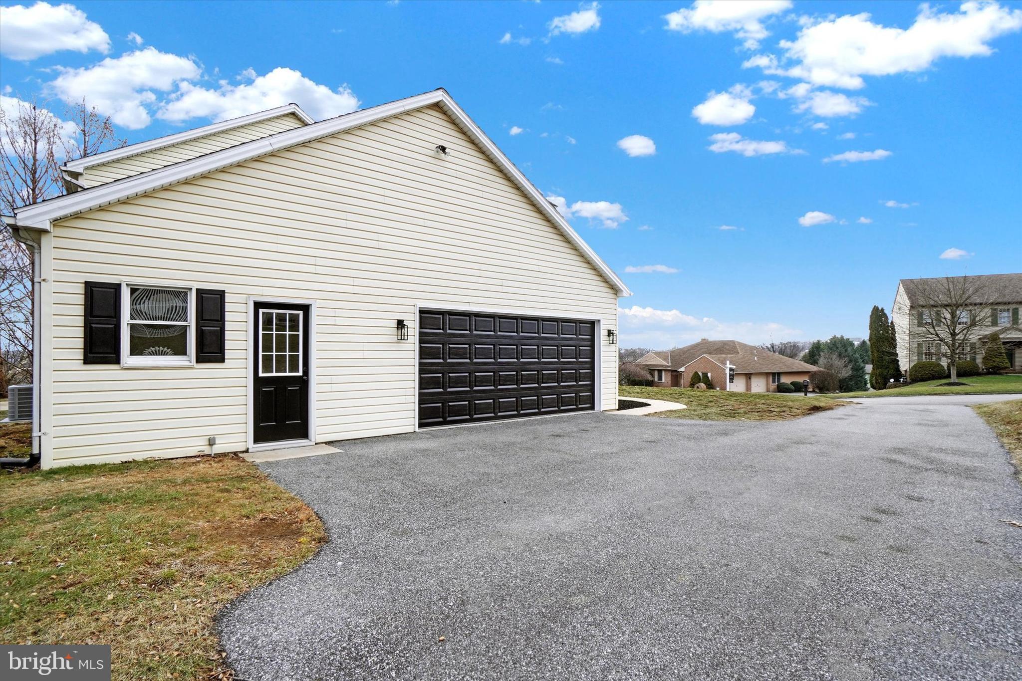 KENDALE HEIGHTS - Residential