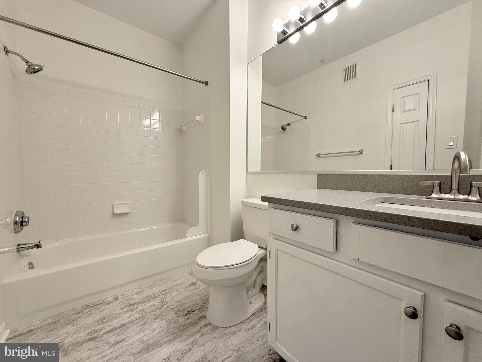 RANDOM HILLS - Residential Lease