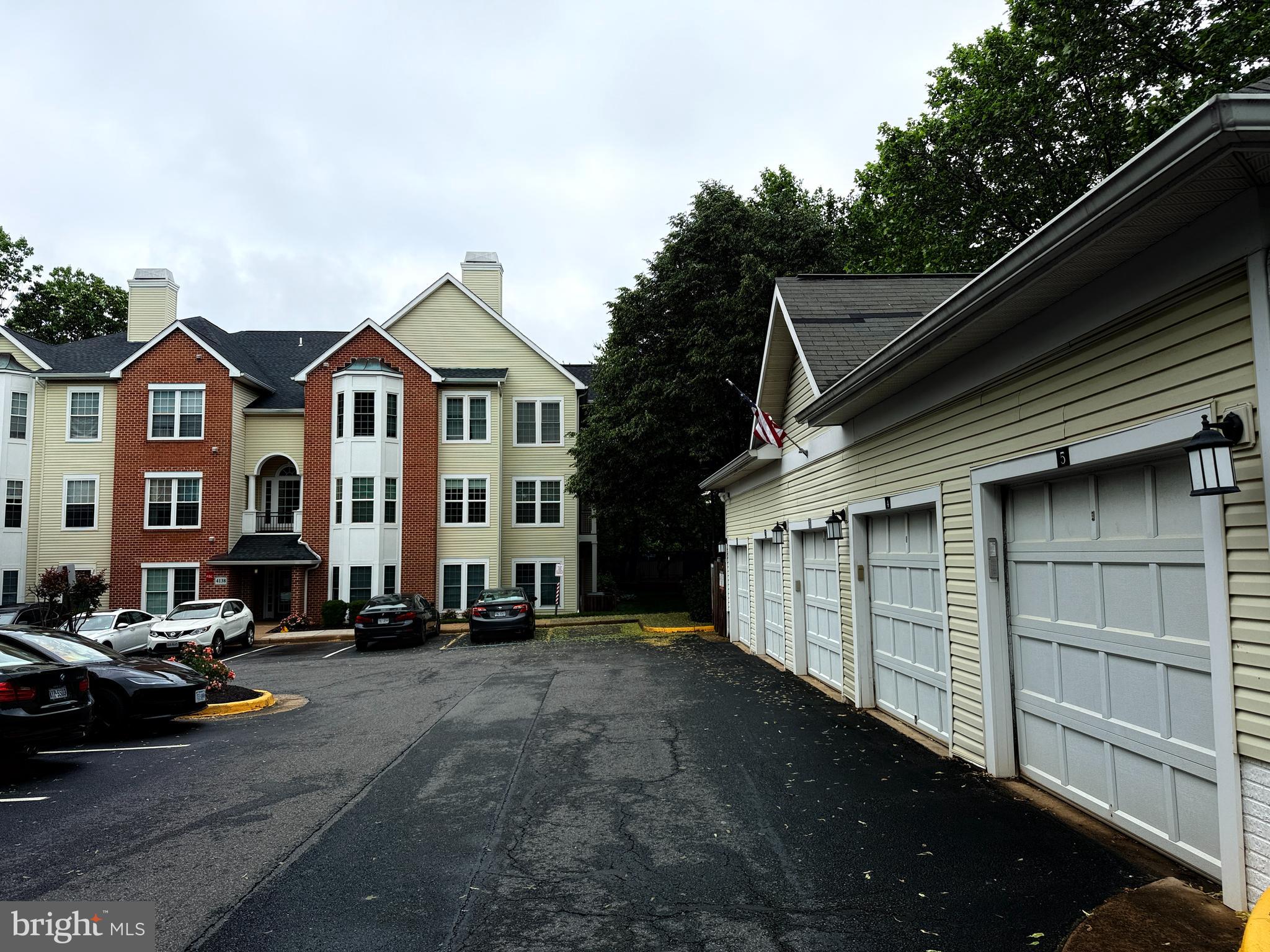 RANDOM HILLS - Residential Lease