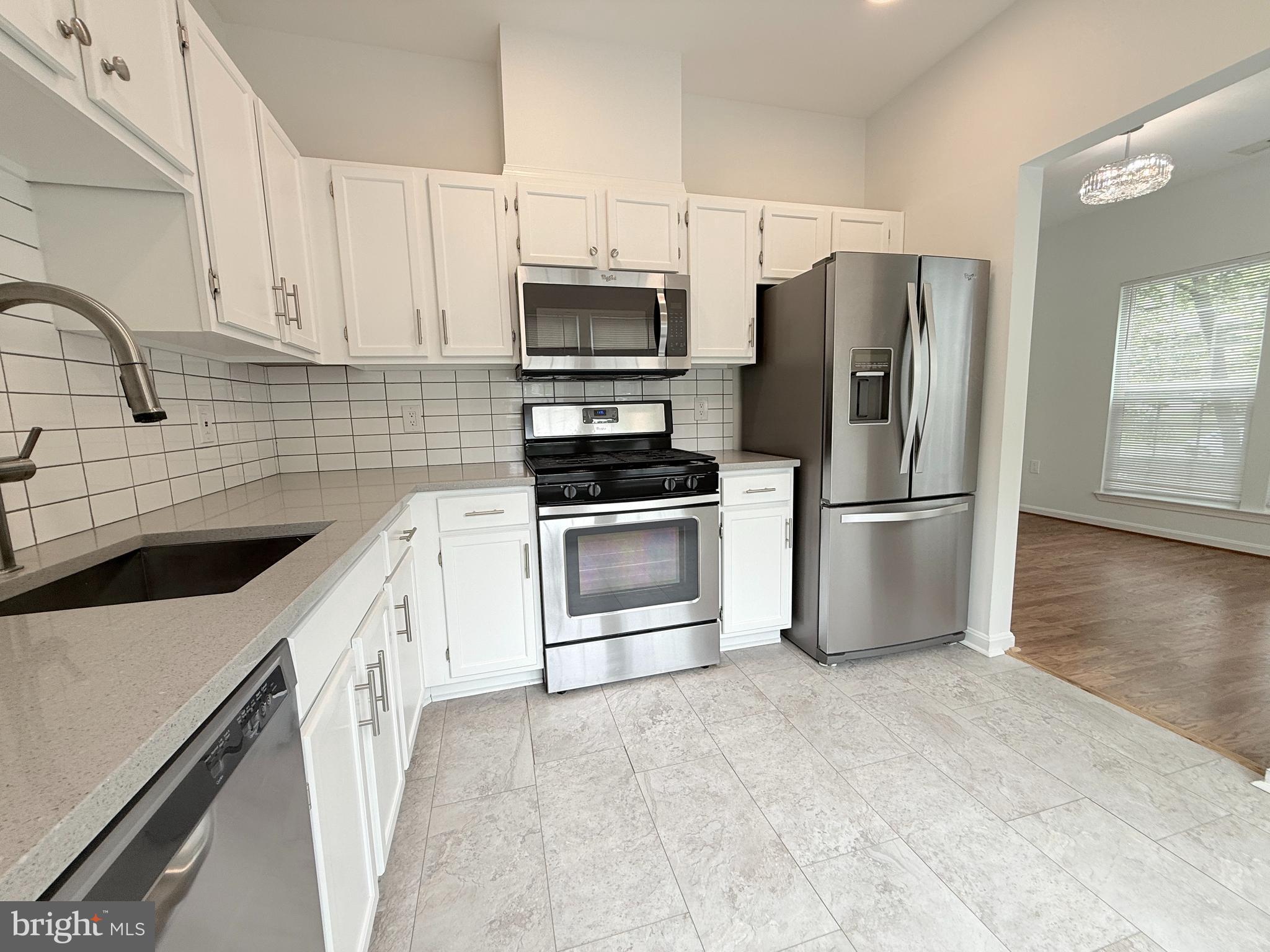 RANDOM HILLS - Residential Lease