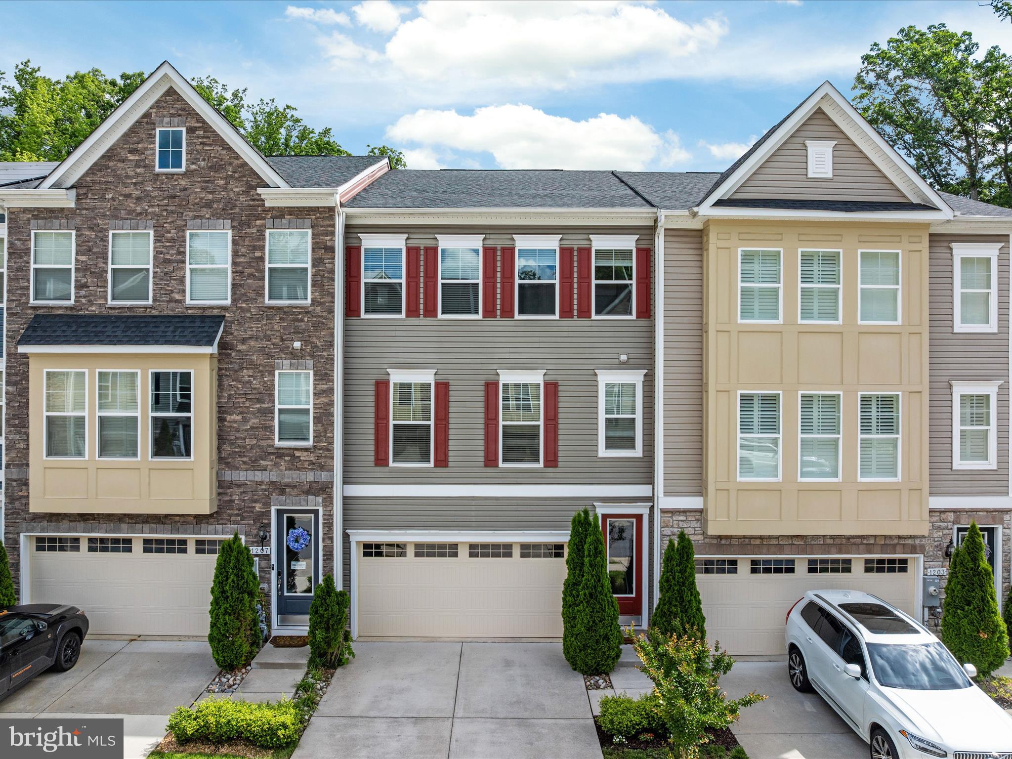 1205 HICKORY HILL CIRCLE