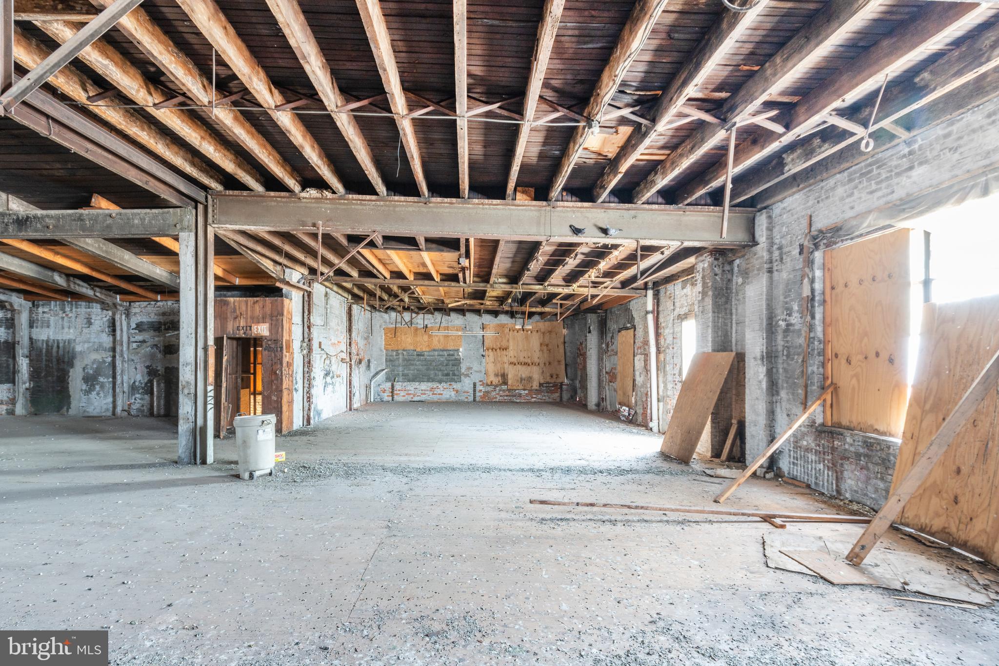 SOUTH KENSINGTON - Commercial Sale