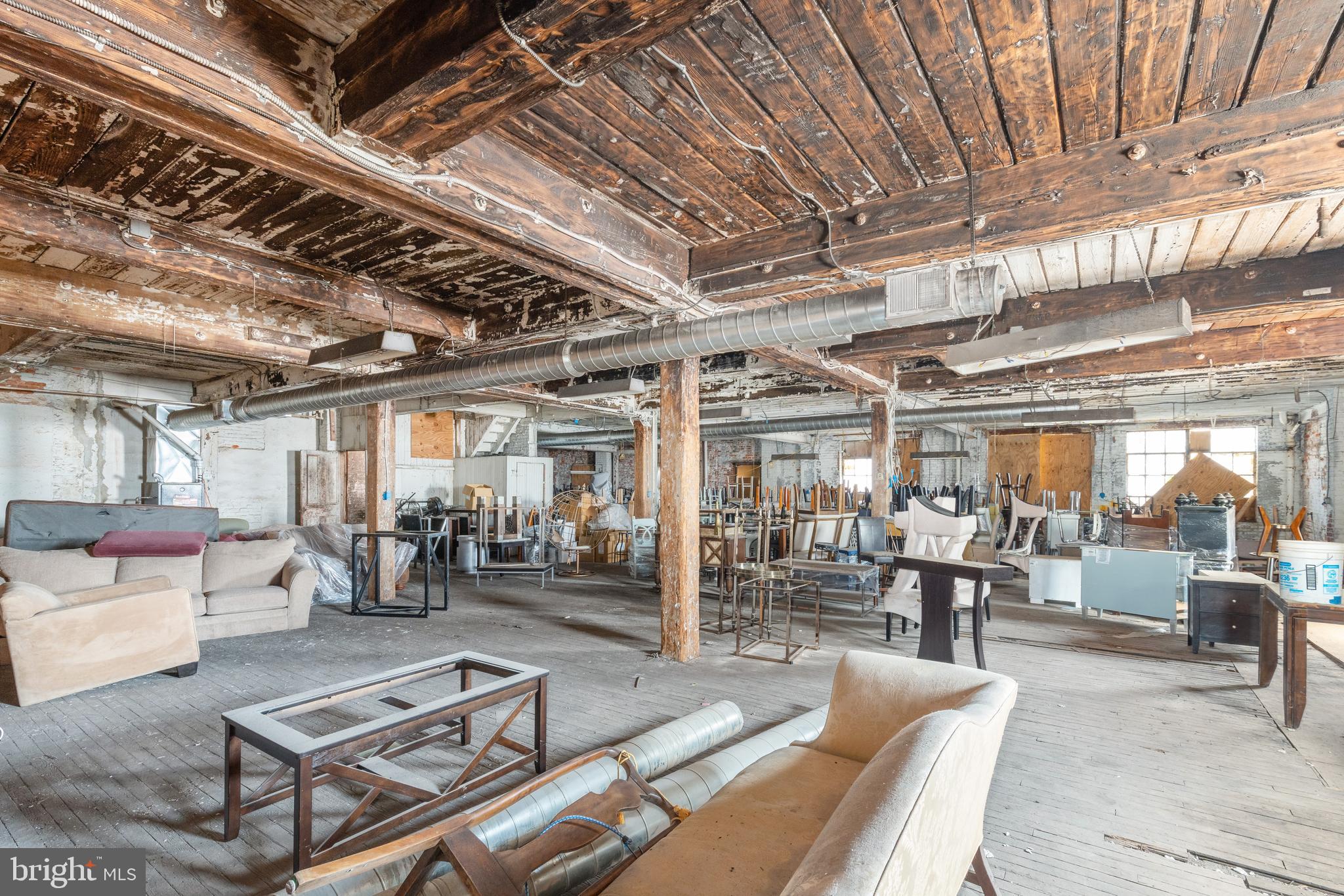 SOUTH KENSINGTON - Commercial Sale
