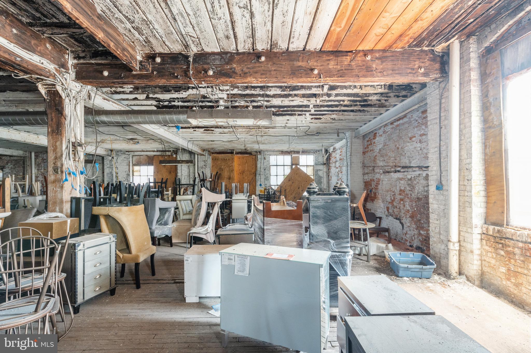 SOUTH KENSINGTON - Commercial Sale