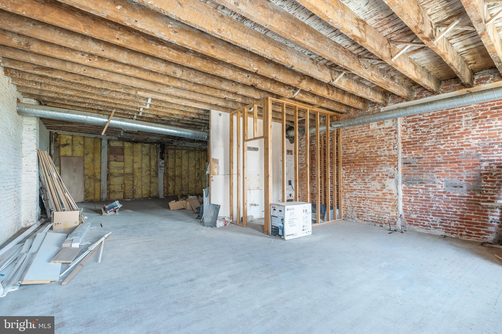 SOUTH KENSINGTON - Commercial Sale